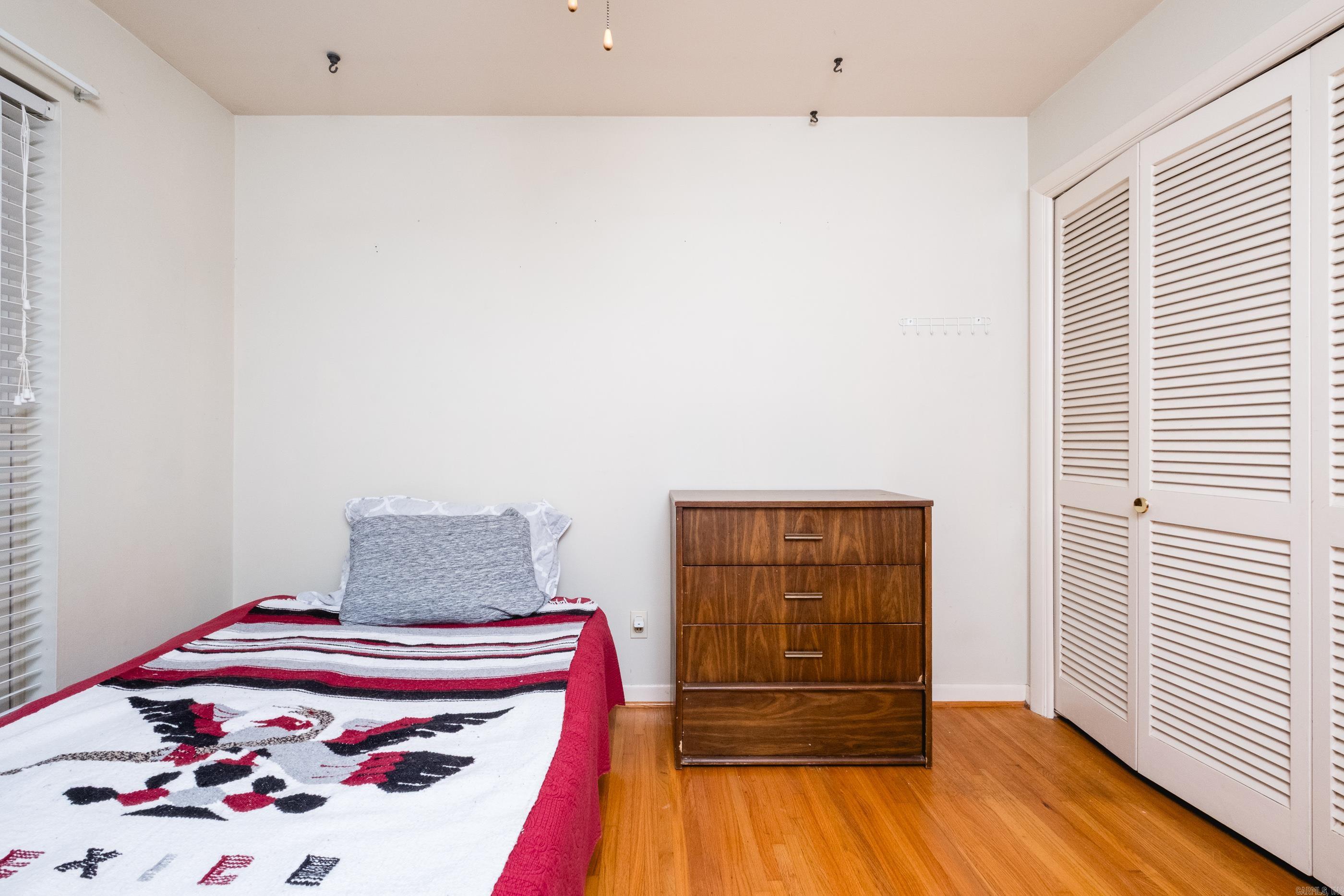 6804 Sandpiper Drive