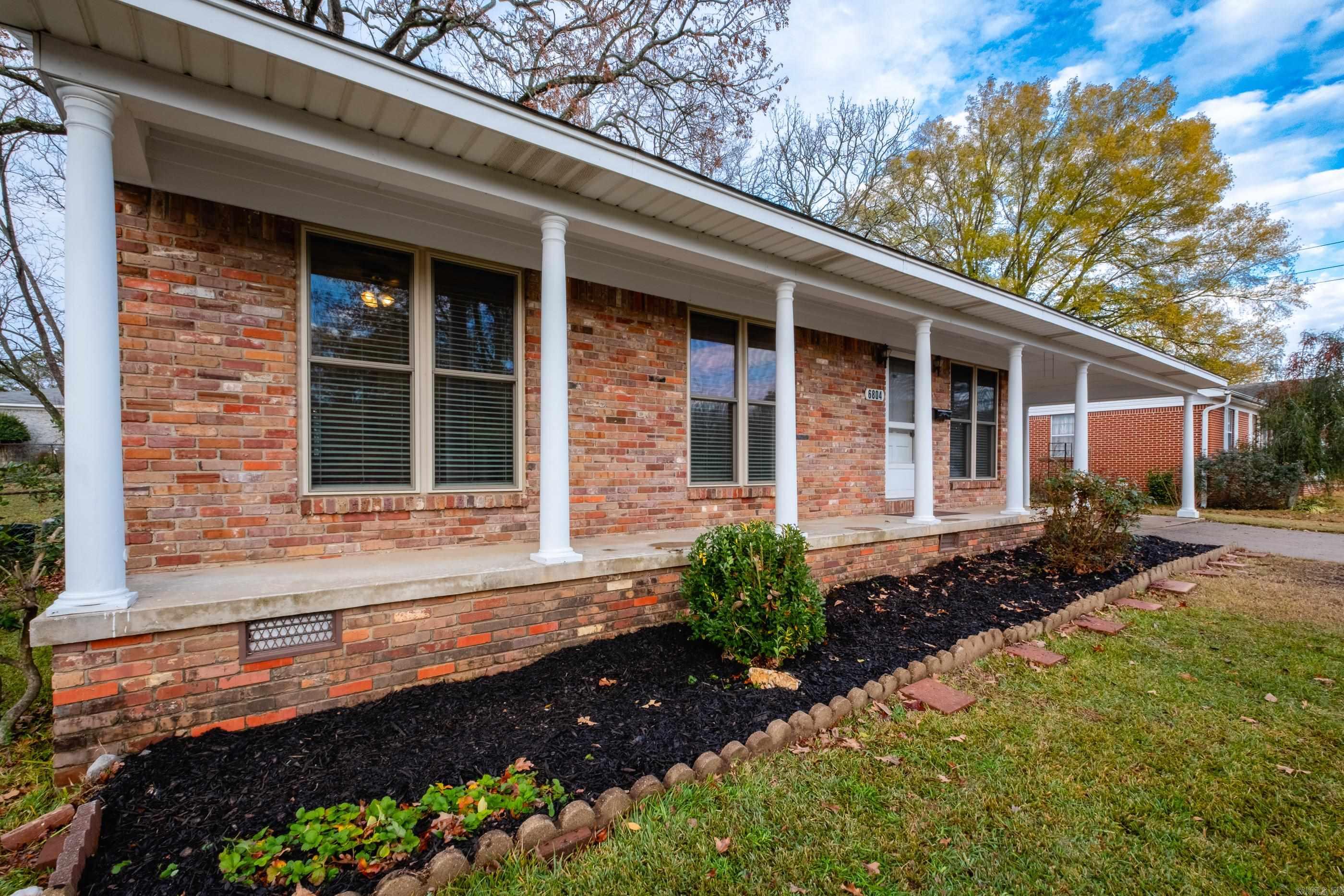 6804 Sandpiper Drive