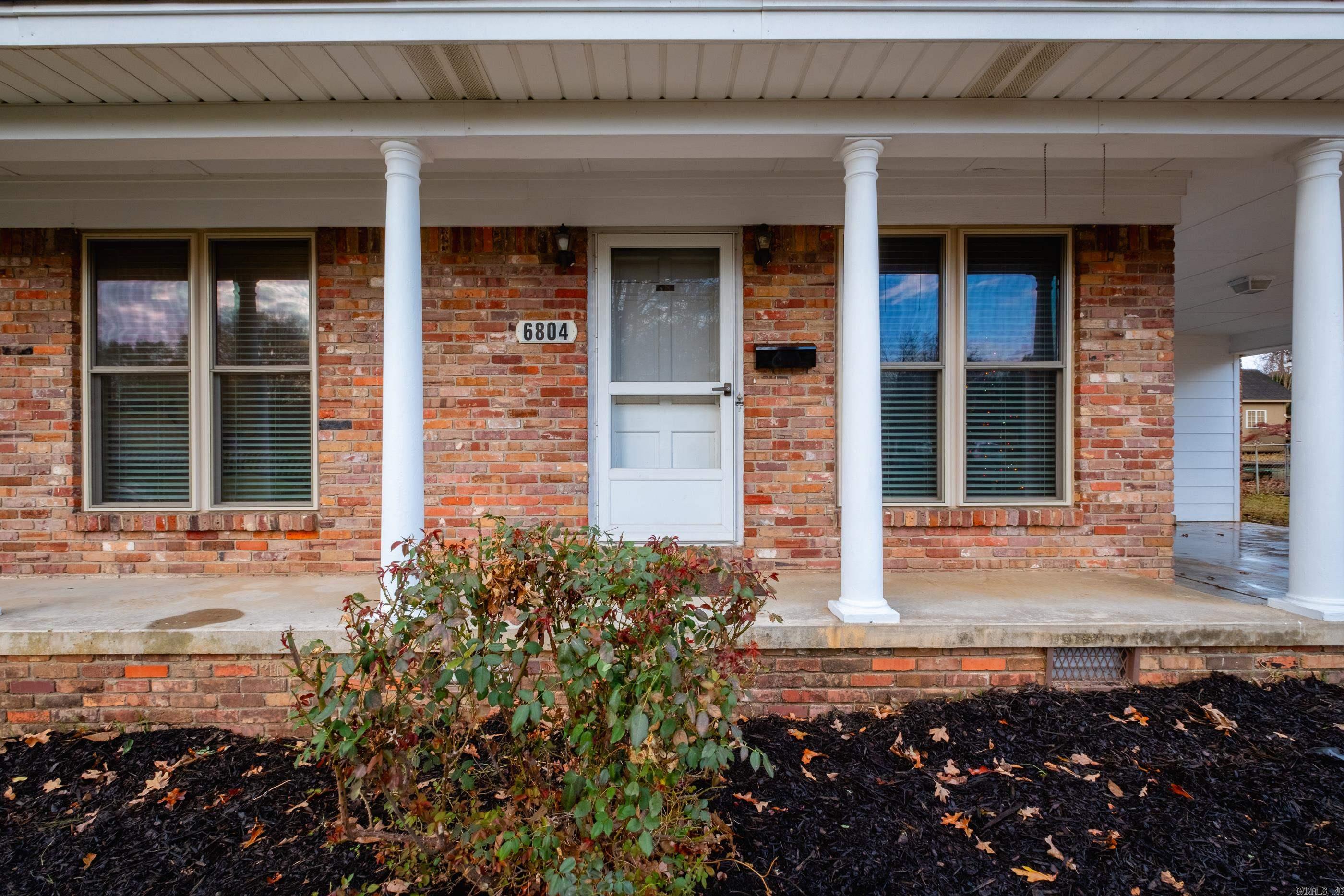 6804 Sandpiper Drive