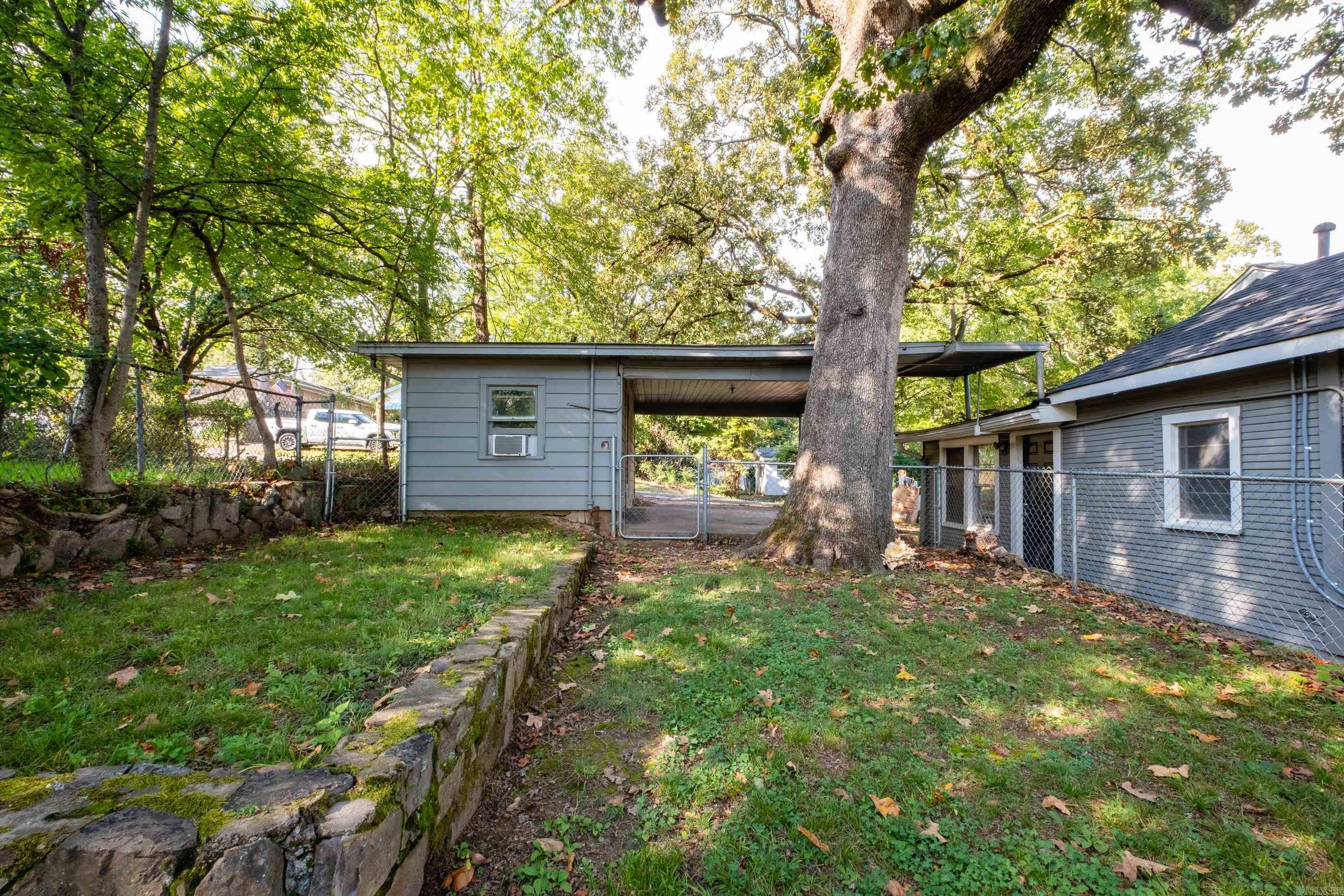 324 N Jackson Street