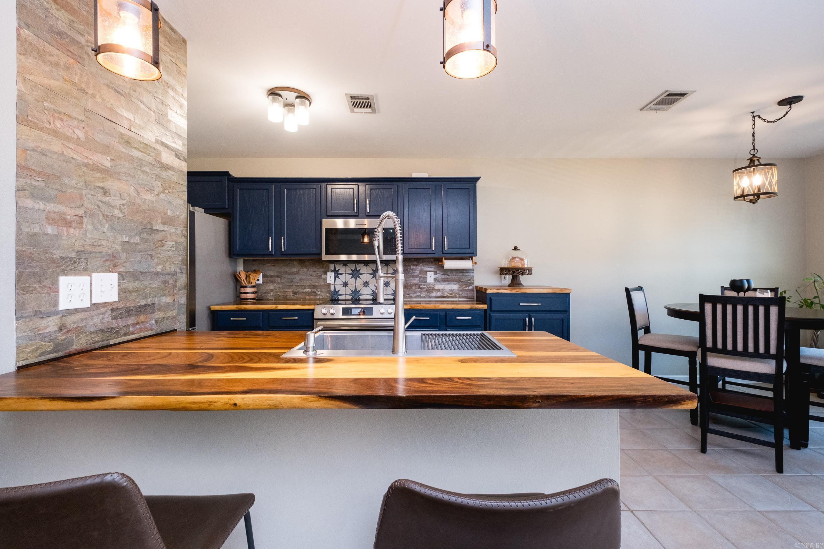 213 Greenwood Avenue