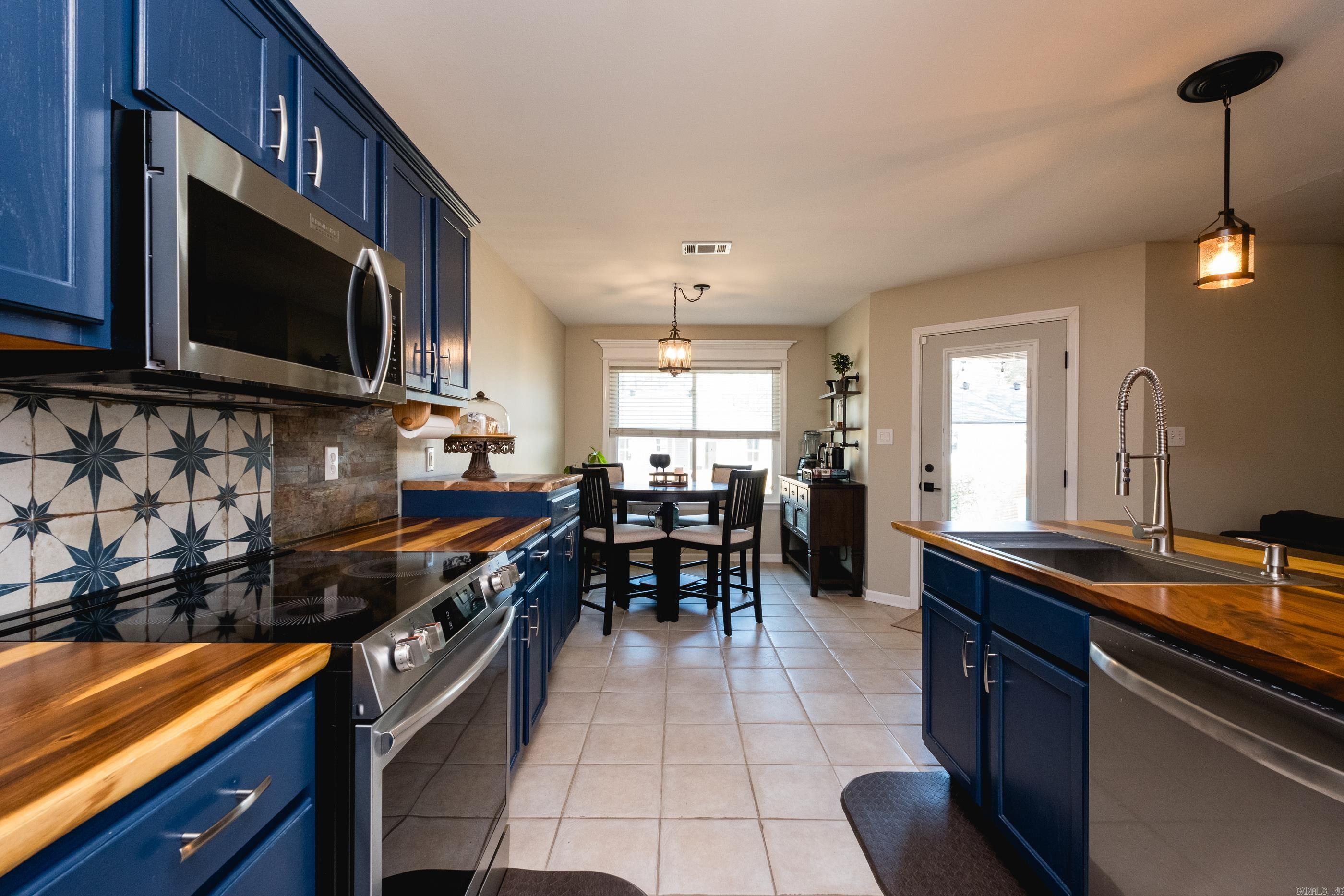 213 Greenwood Avenue