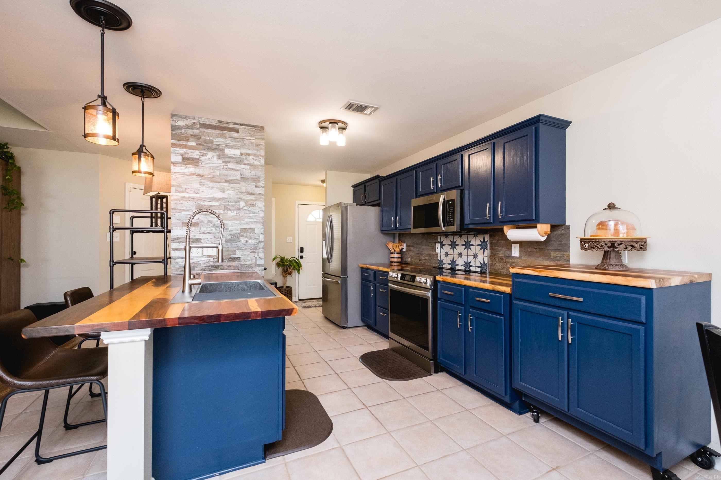 213 Greenwood Avenue