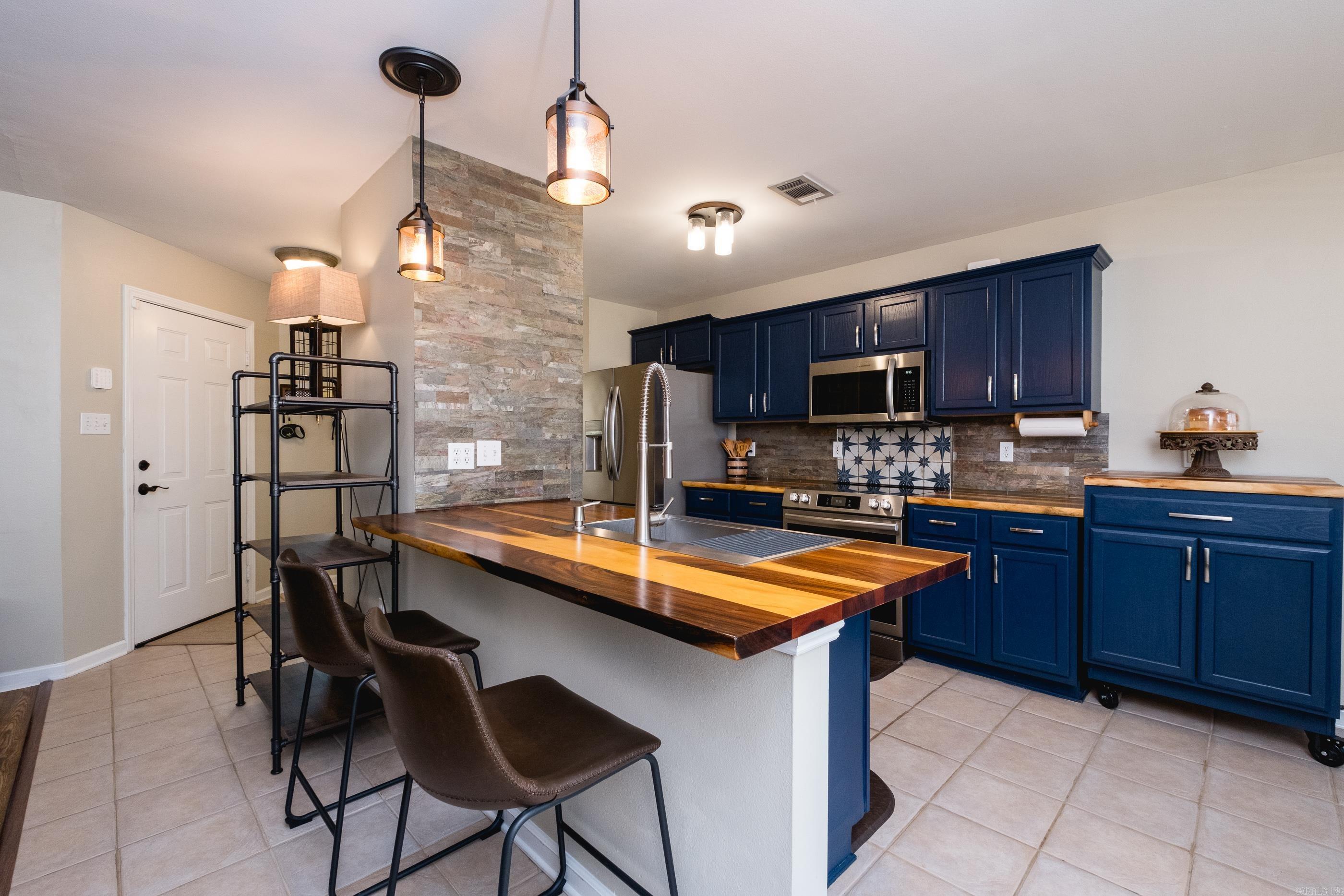 213 Greenwood Avenue