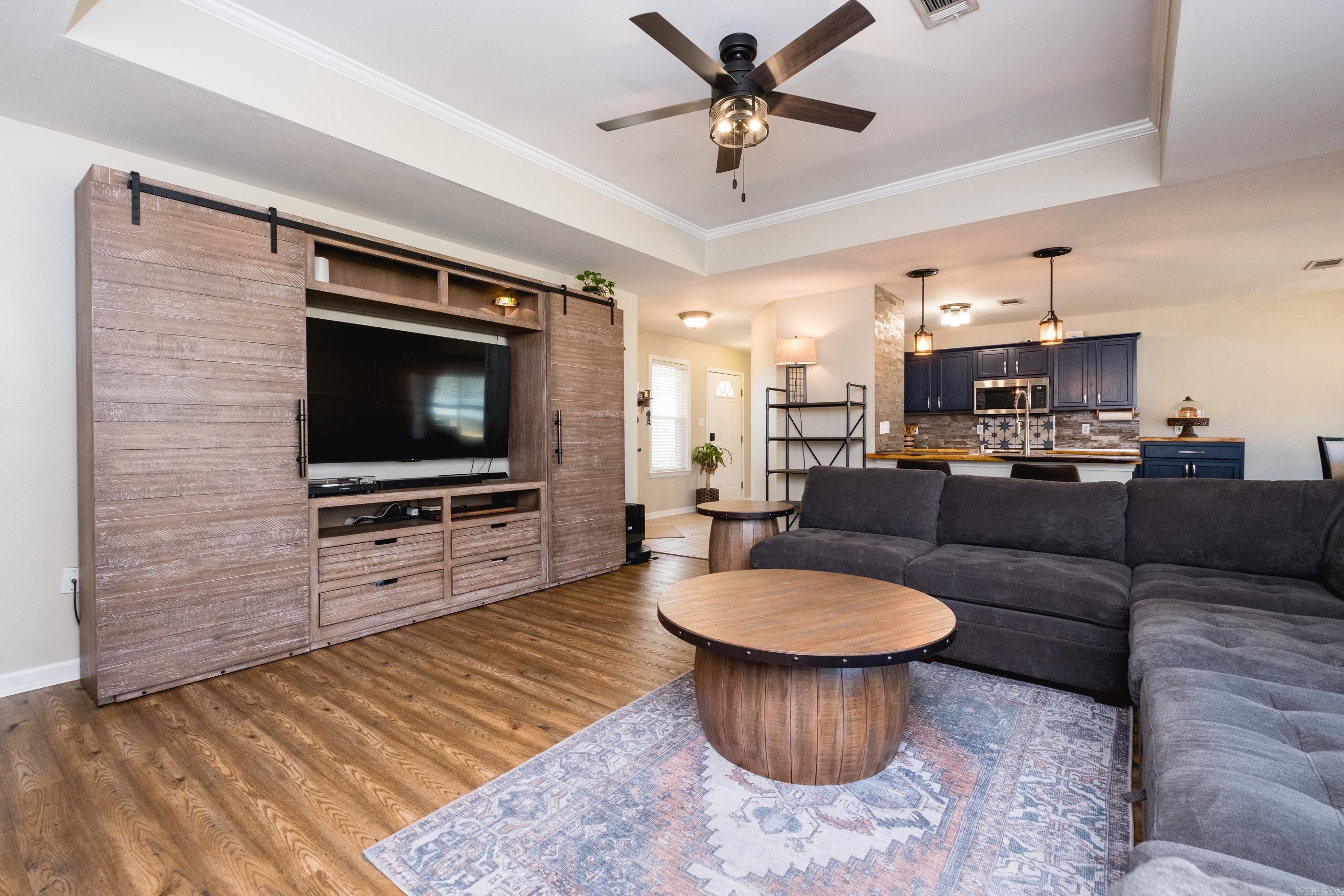 213 Greenwood Avenue