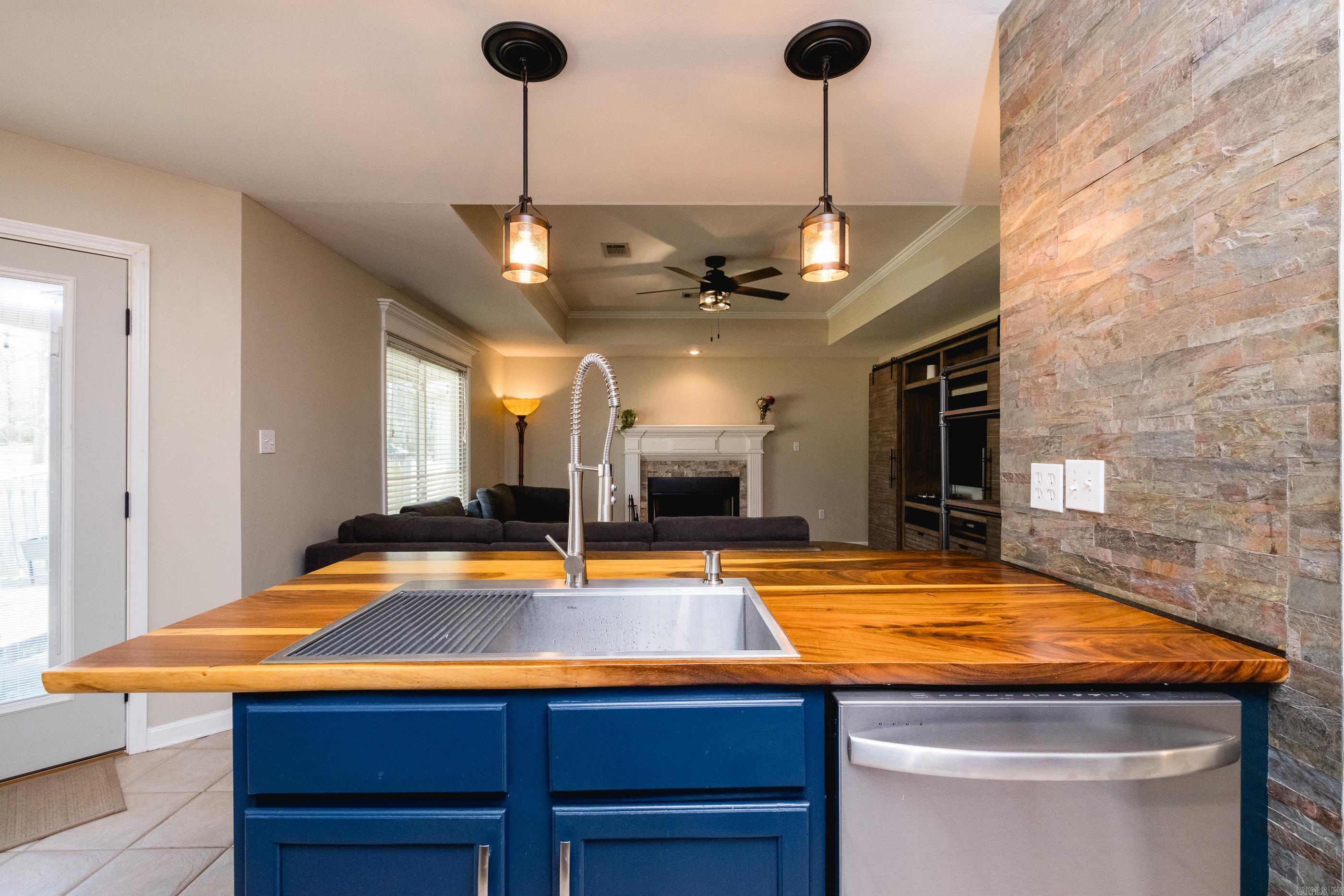 213 Greenwood Avenue