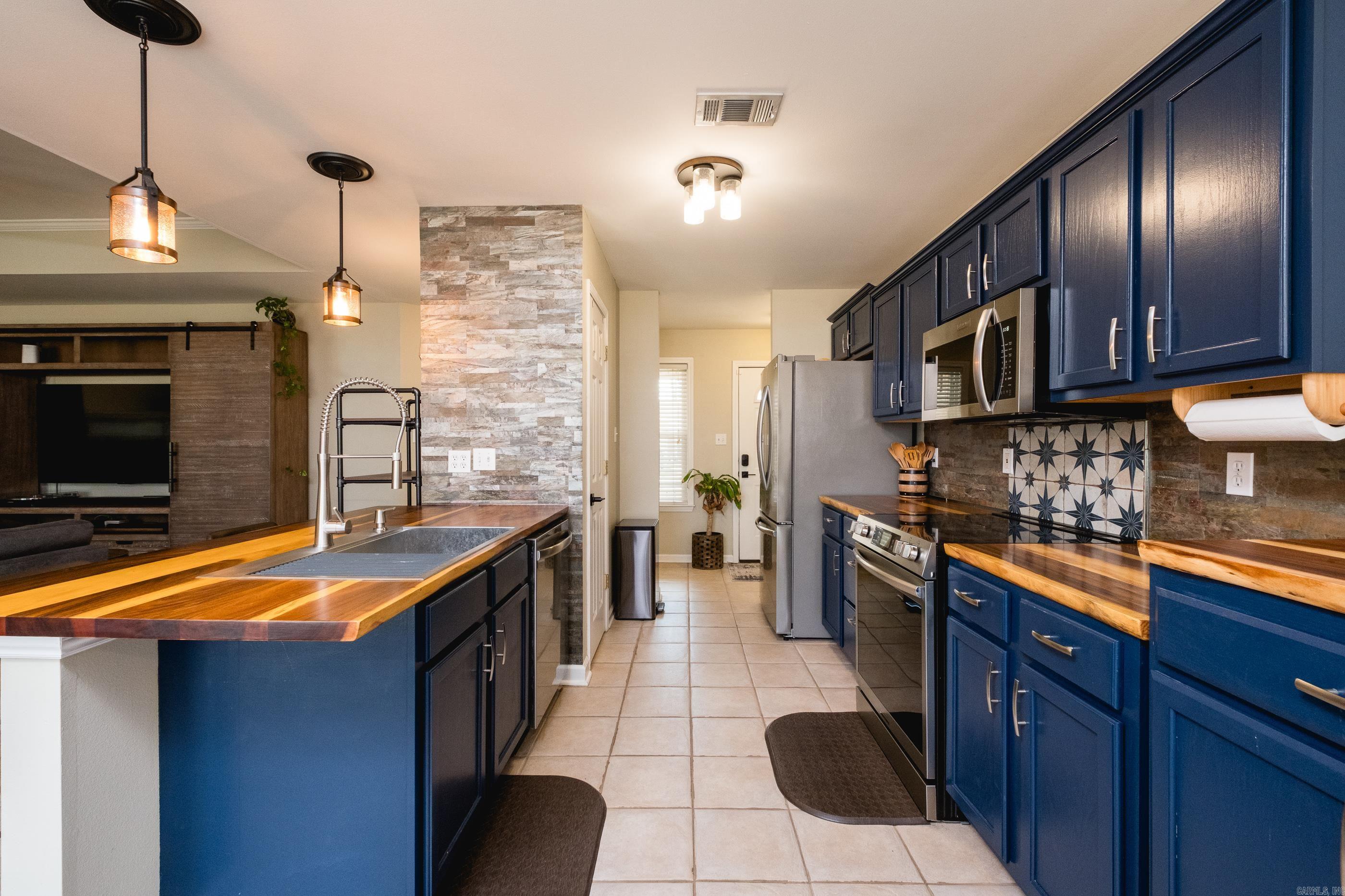 213 Greenwood Avenue