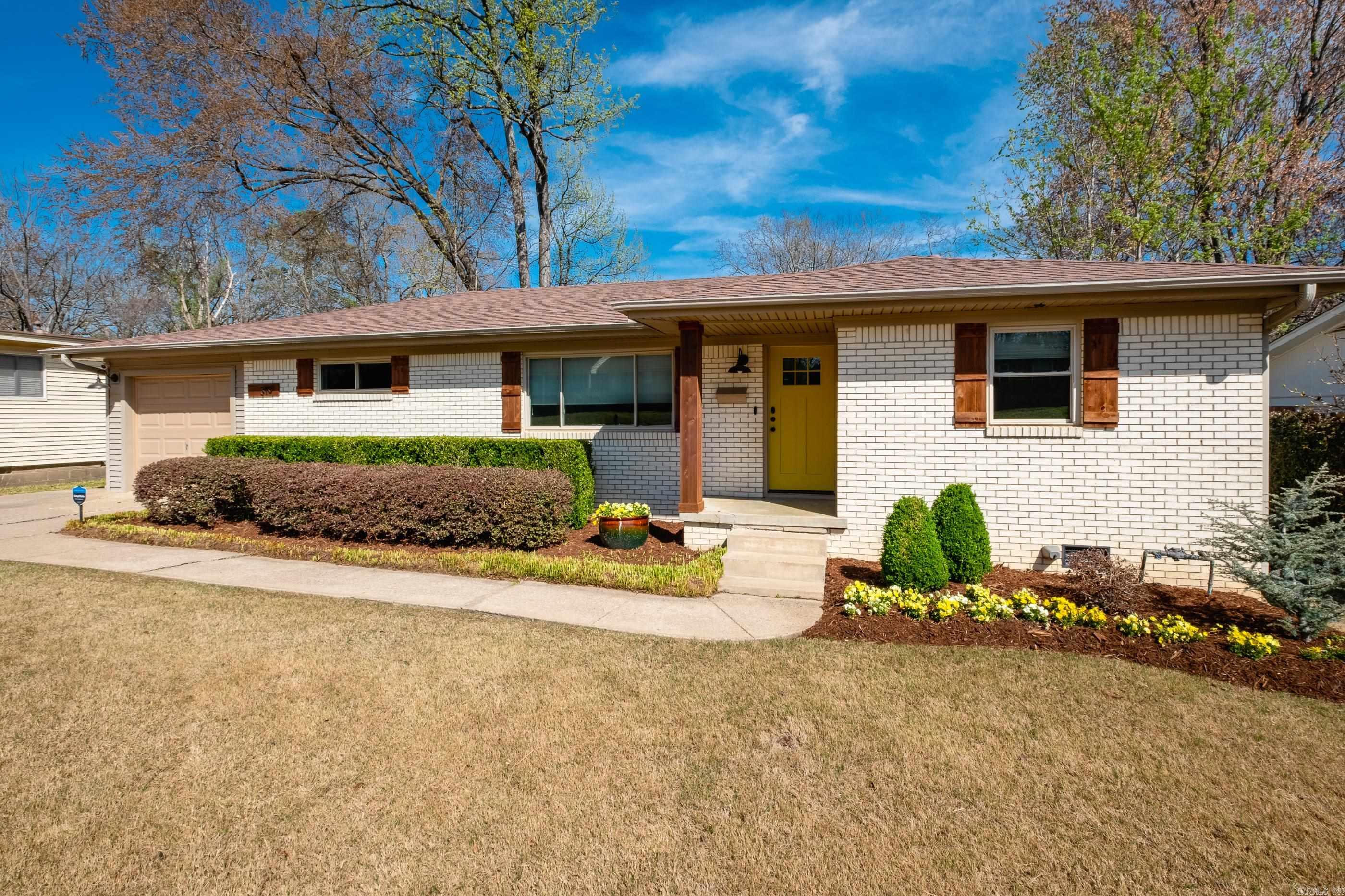 319 Poinsetta Drive