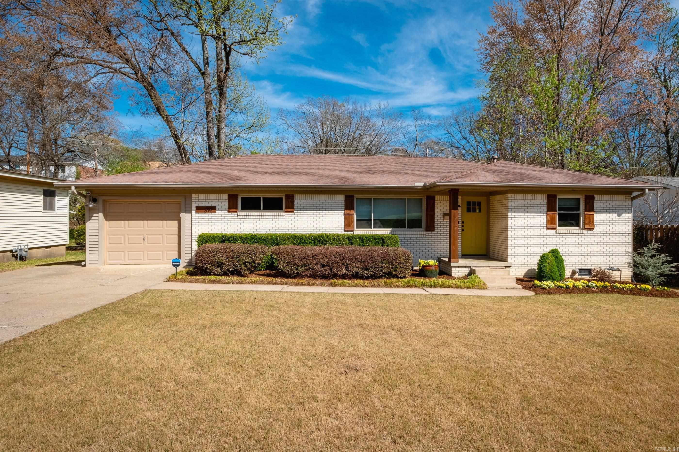319 Poinsetta Drive