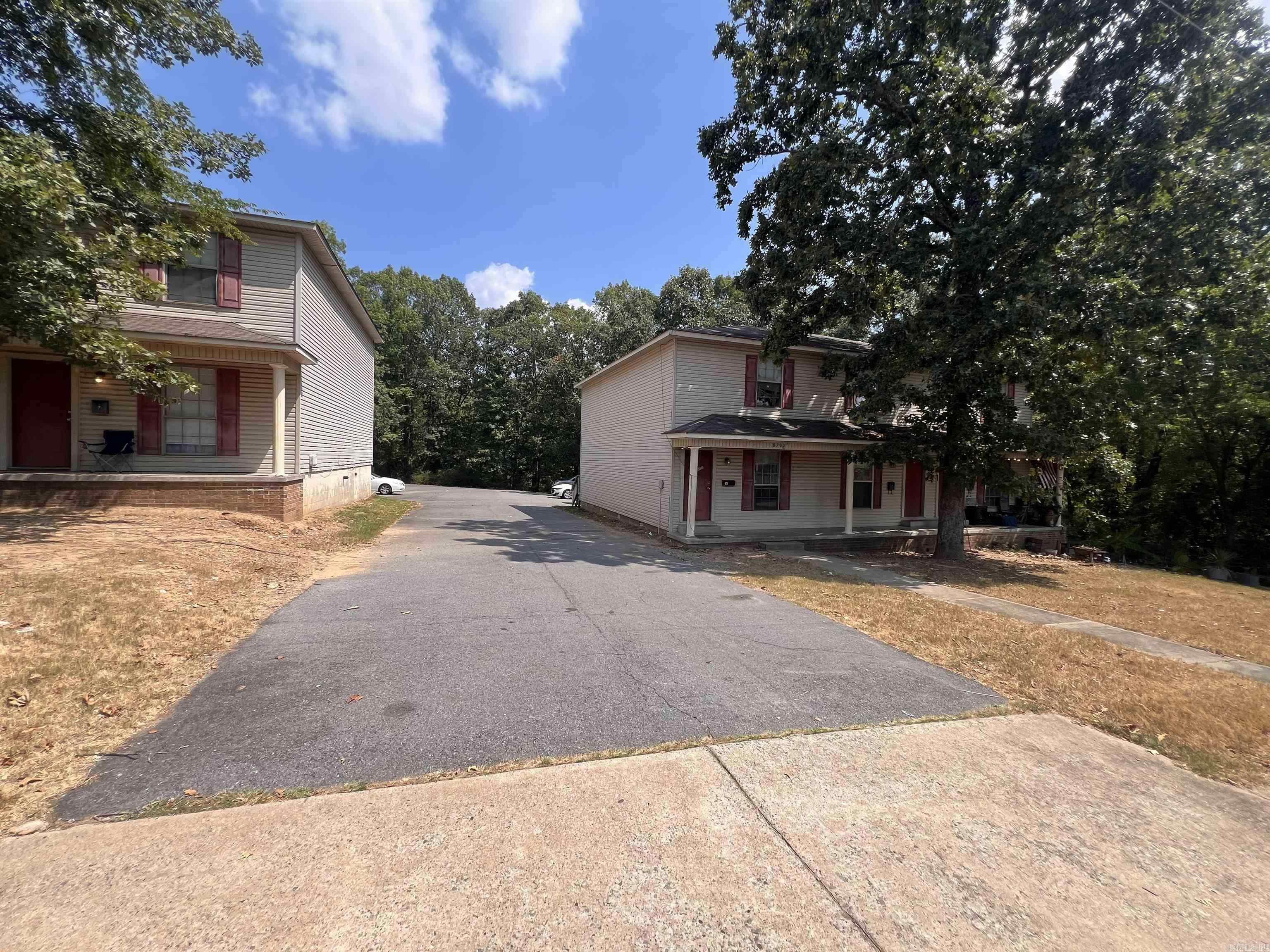 8700-8702 White Rock Lane