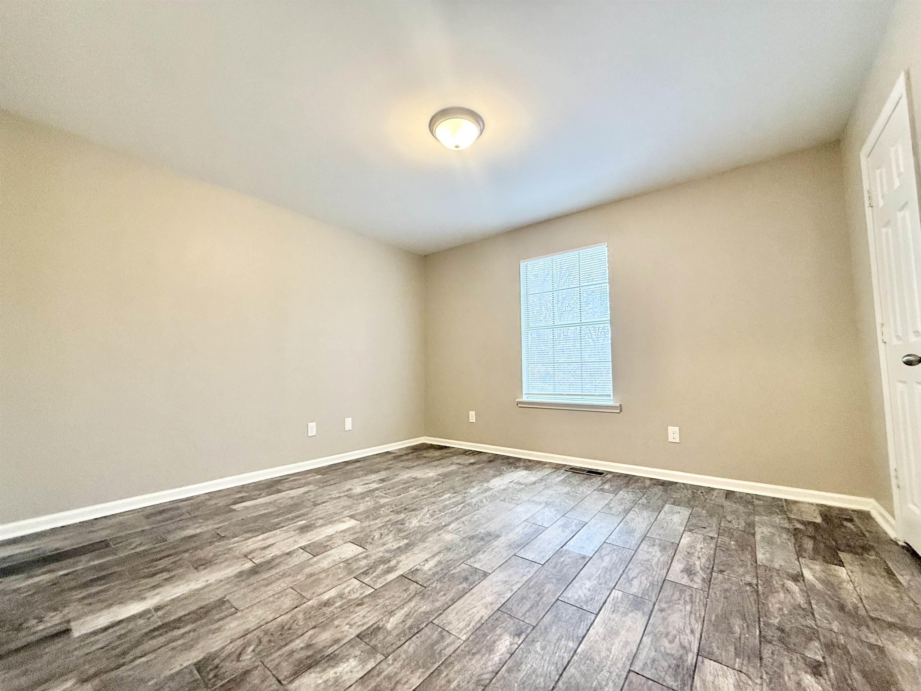 8700-8702 White Rock Lane