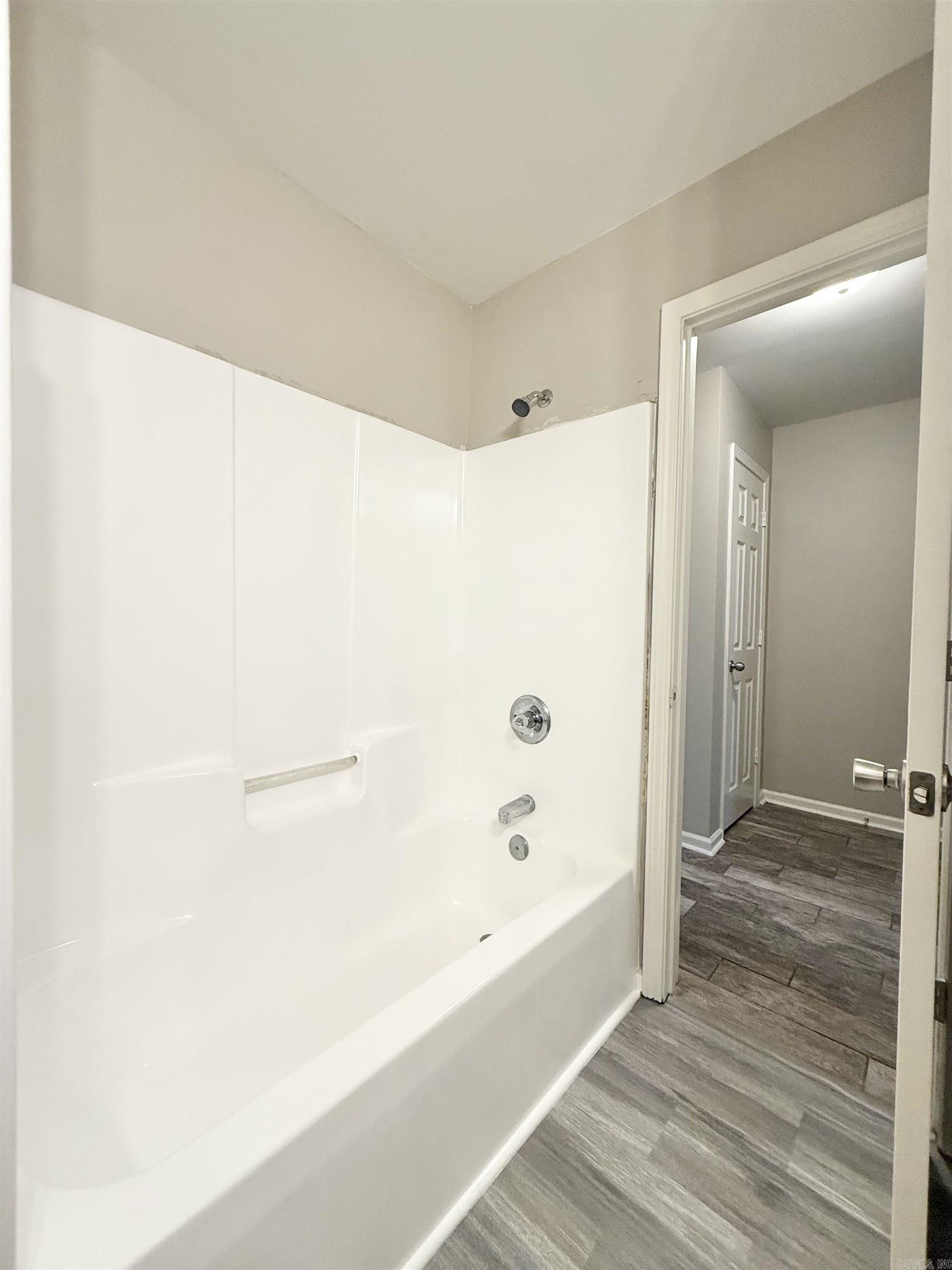 8700-8702 White Rock Lane