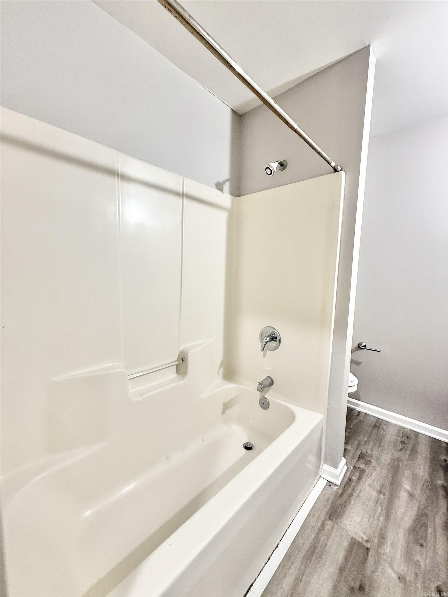 8700-8702 White Rock Lane