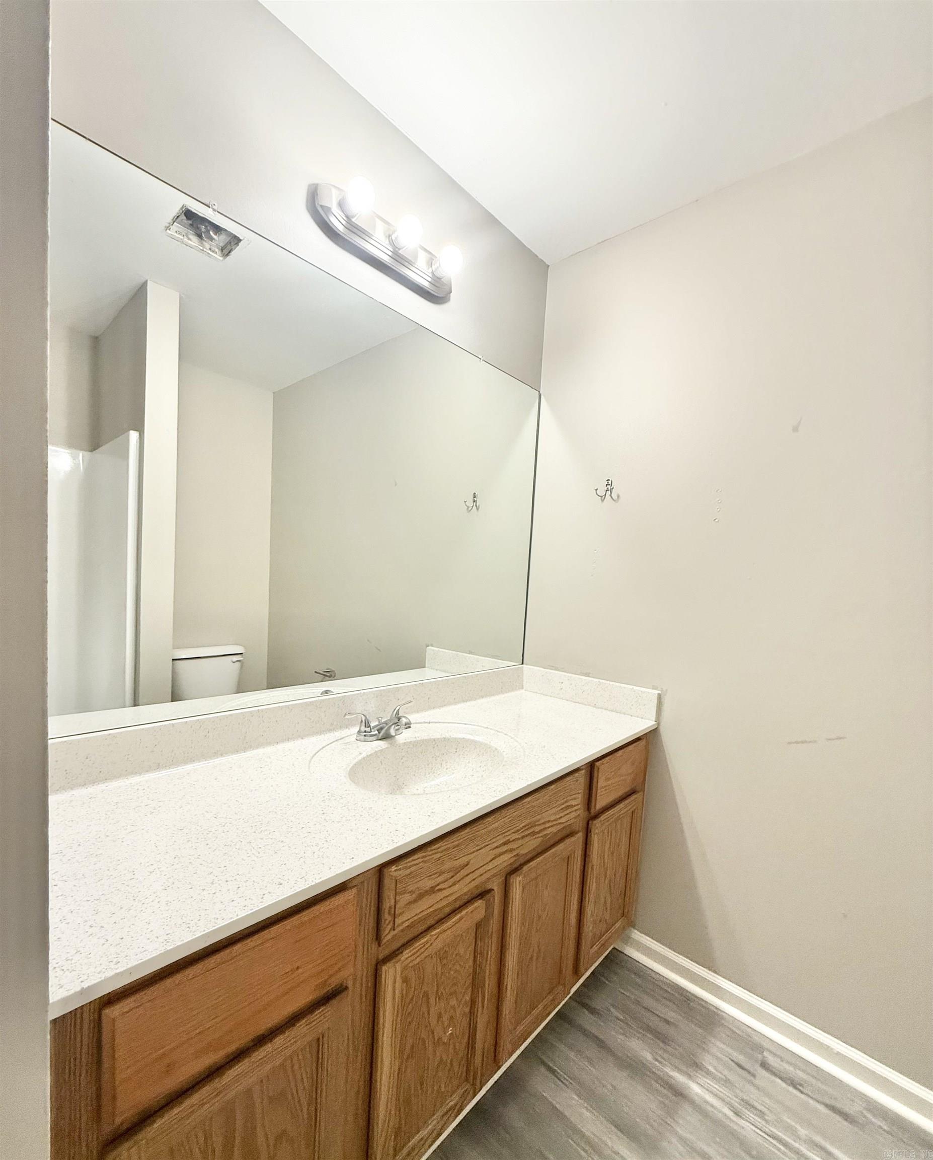 8700-8702 White Rock Lane