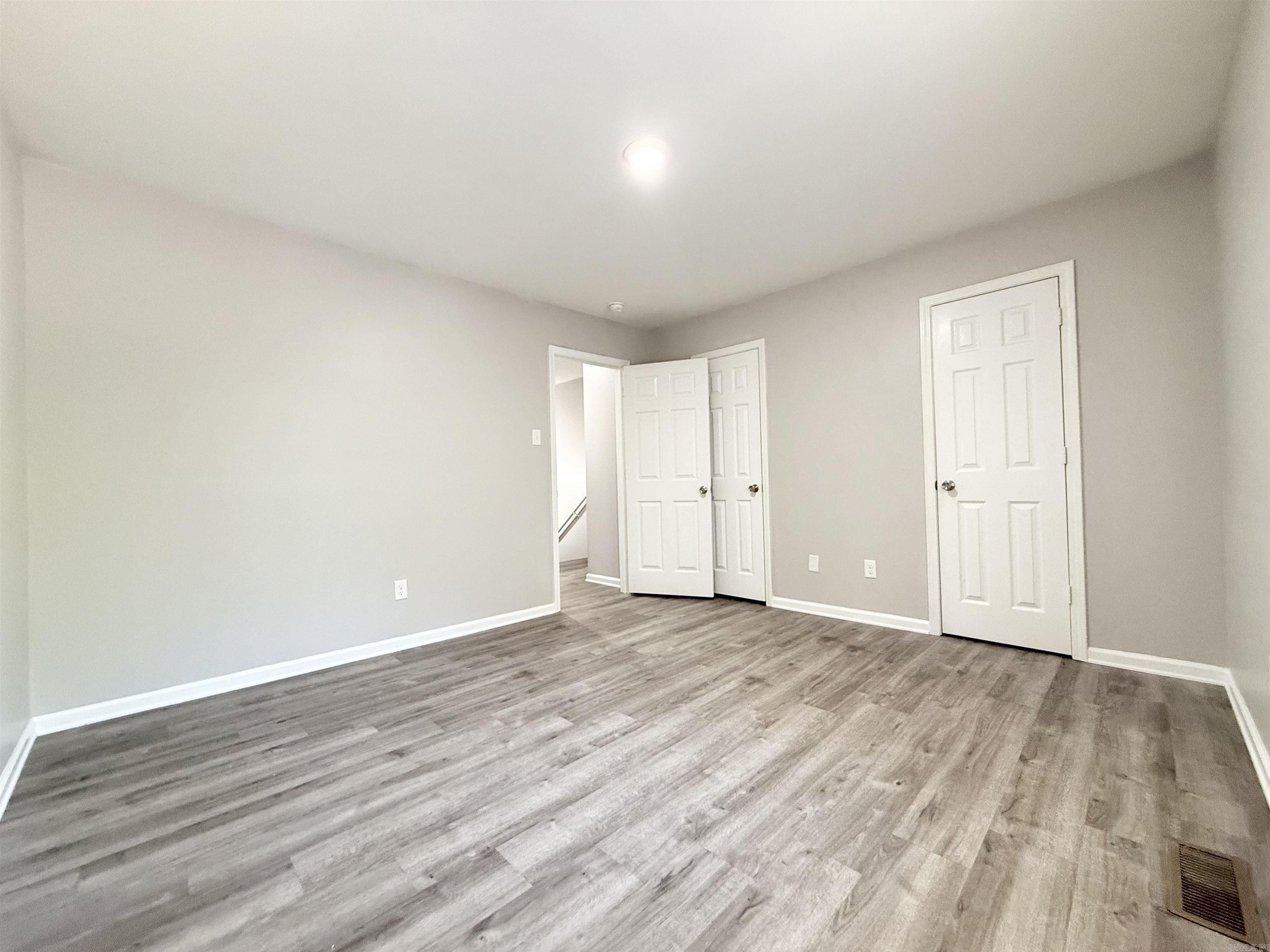 8700-8702 White Rock Lane