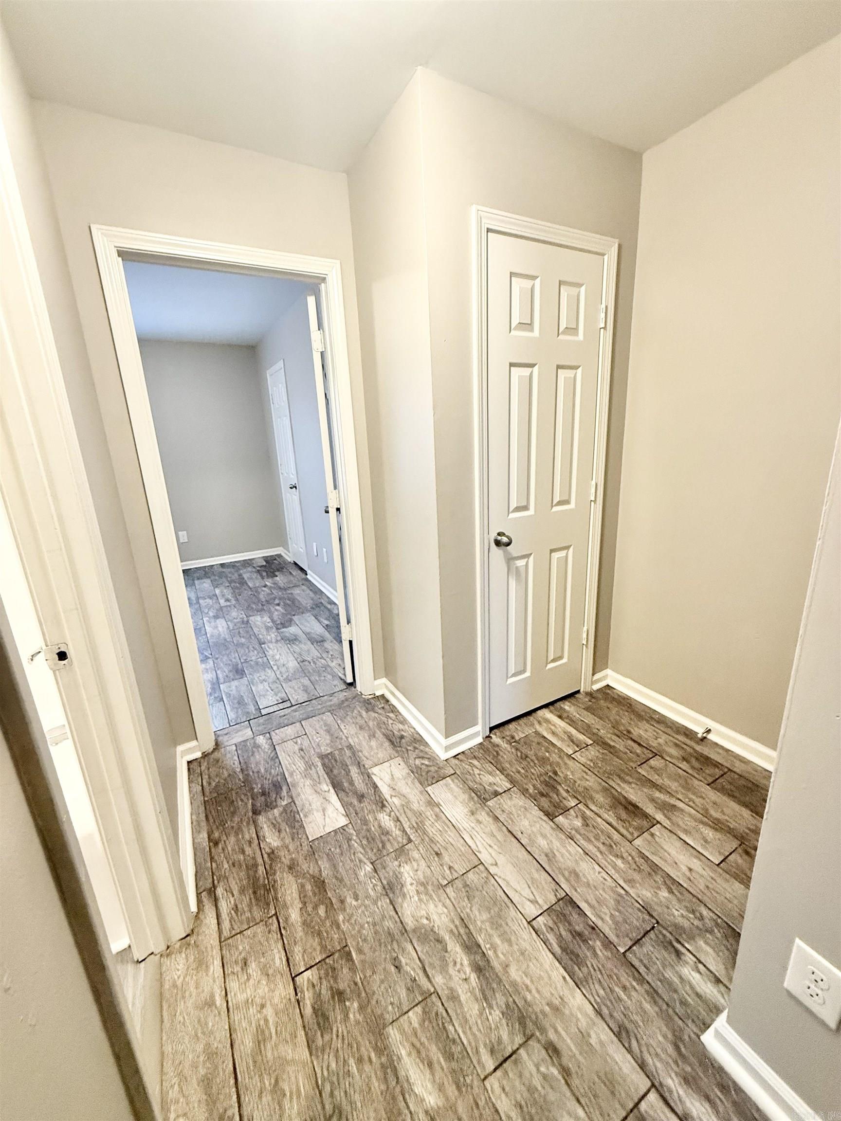 8700-8702 White Rock Lane