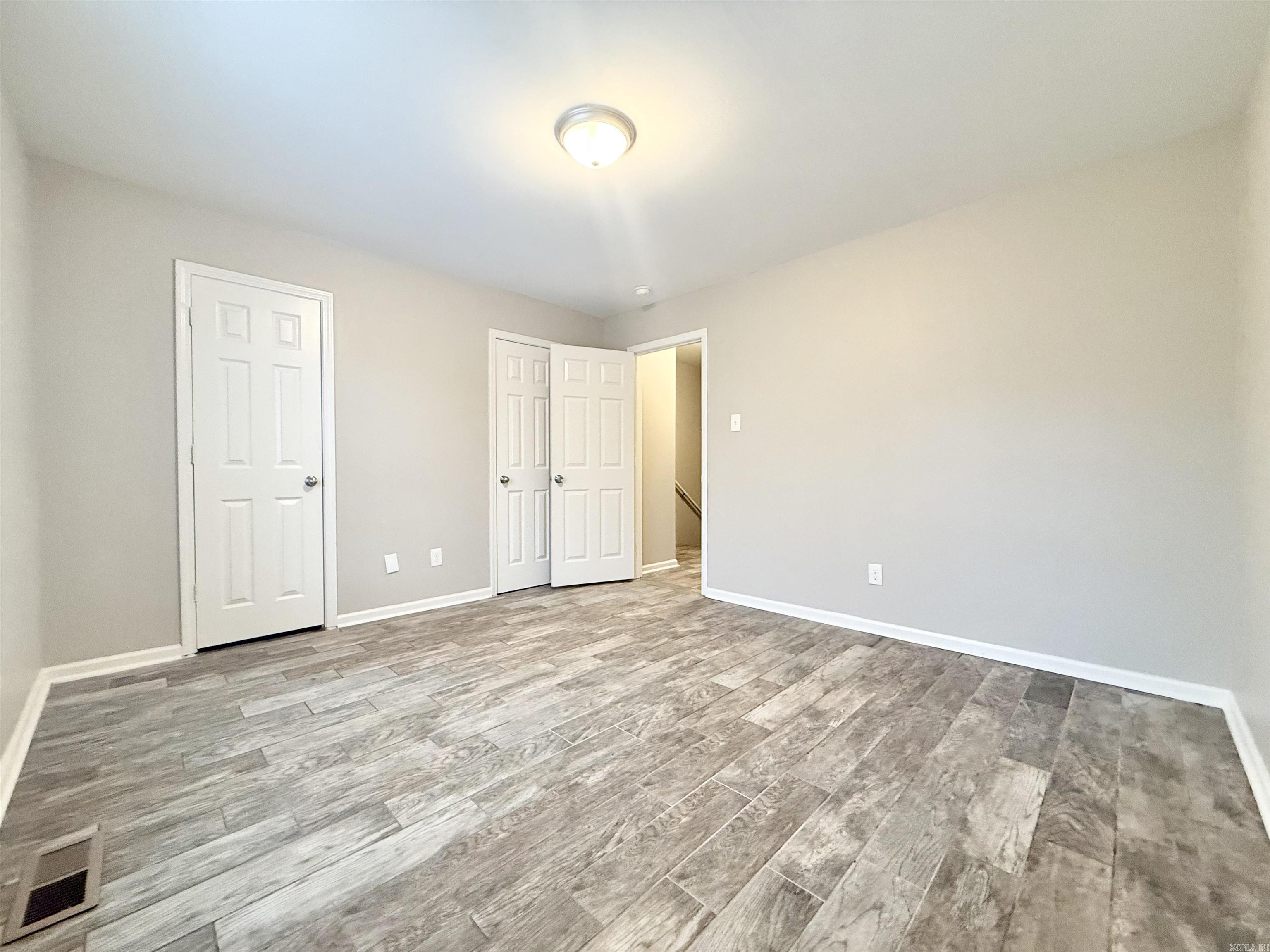 8700-8702 White Rock Lane