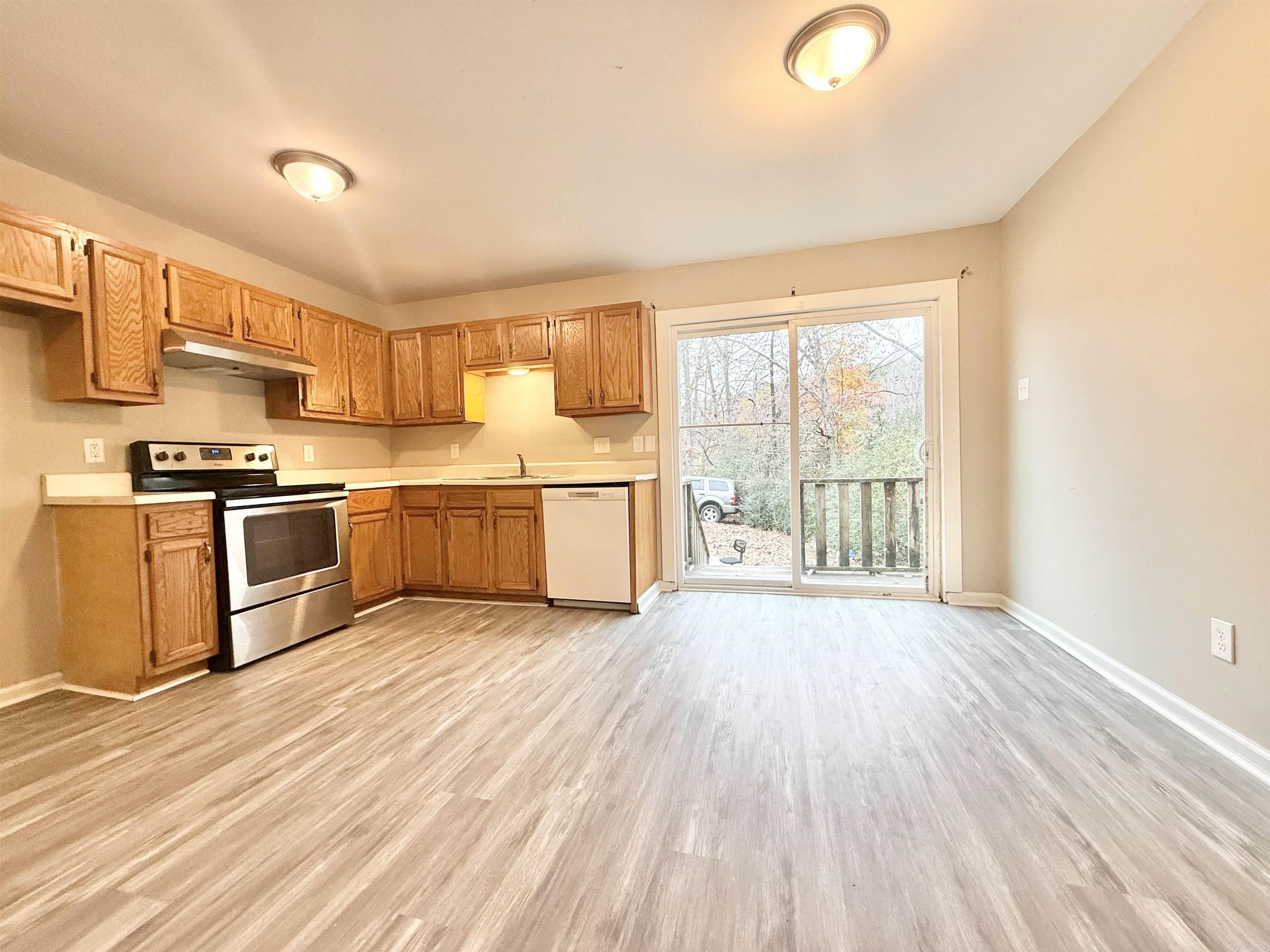 8700-8702 White Rock Lane