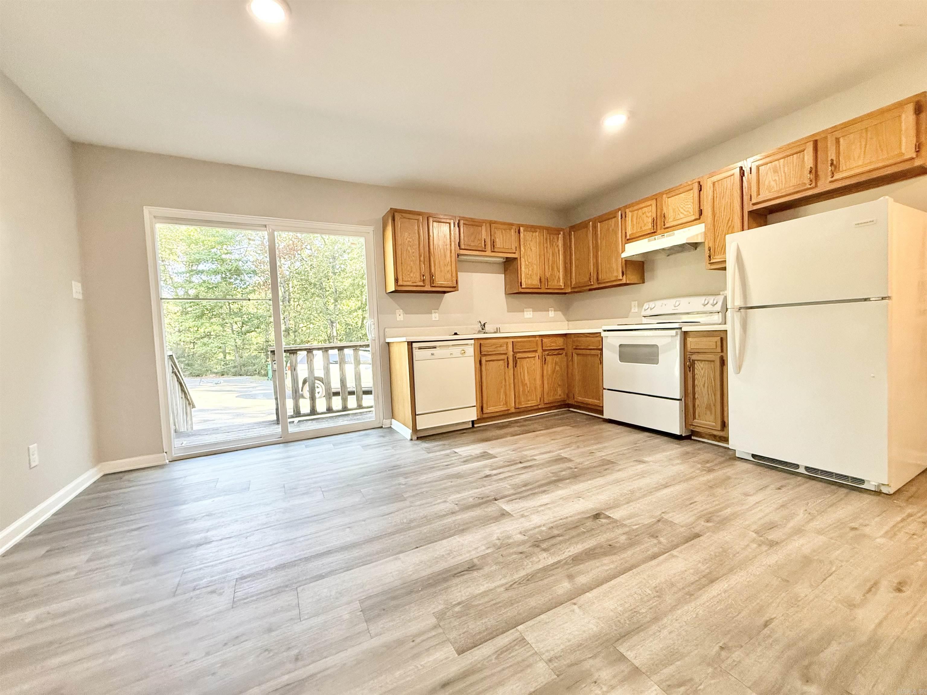 8700-8702 White Rock Lane
