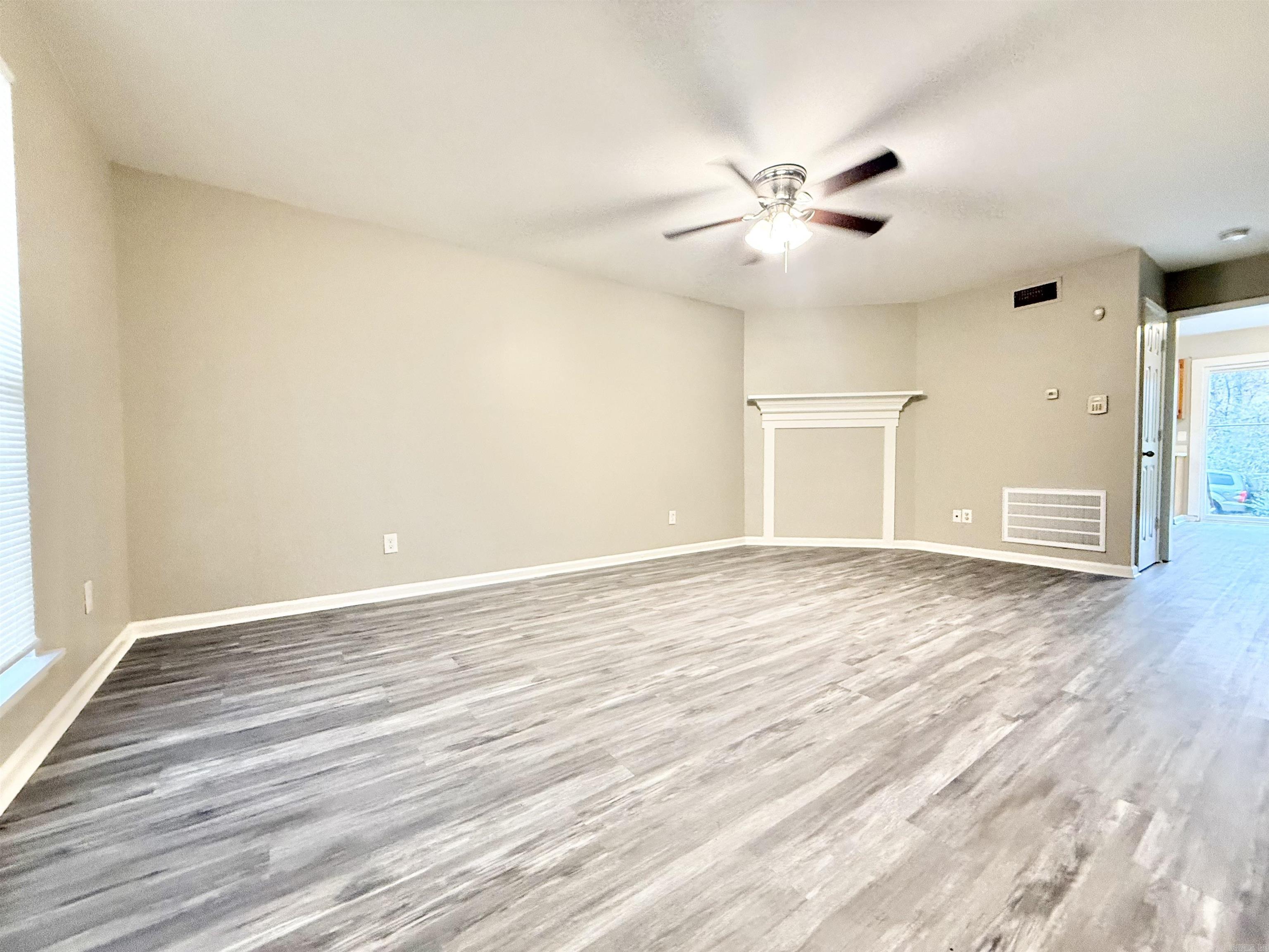 8700-8702 White Rock Lane