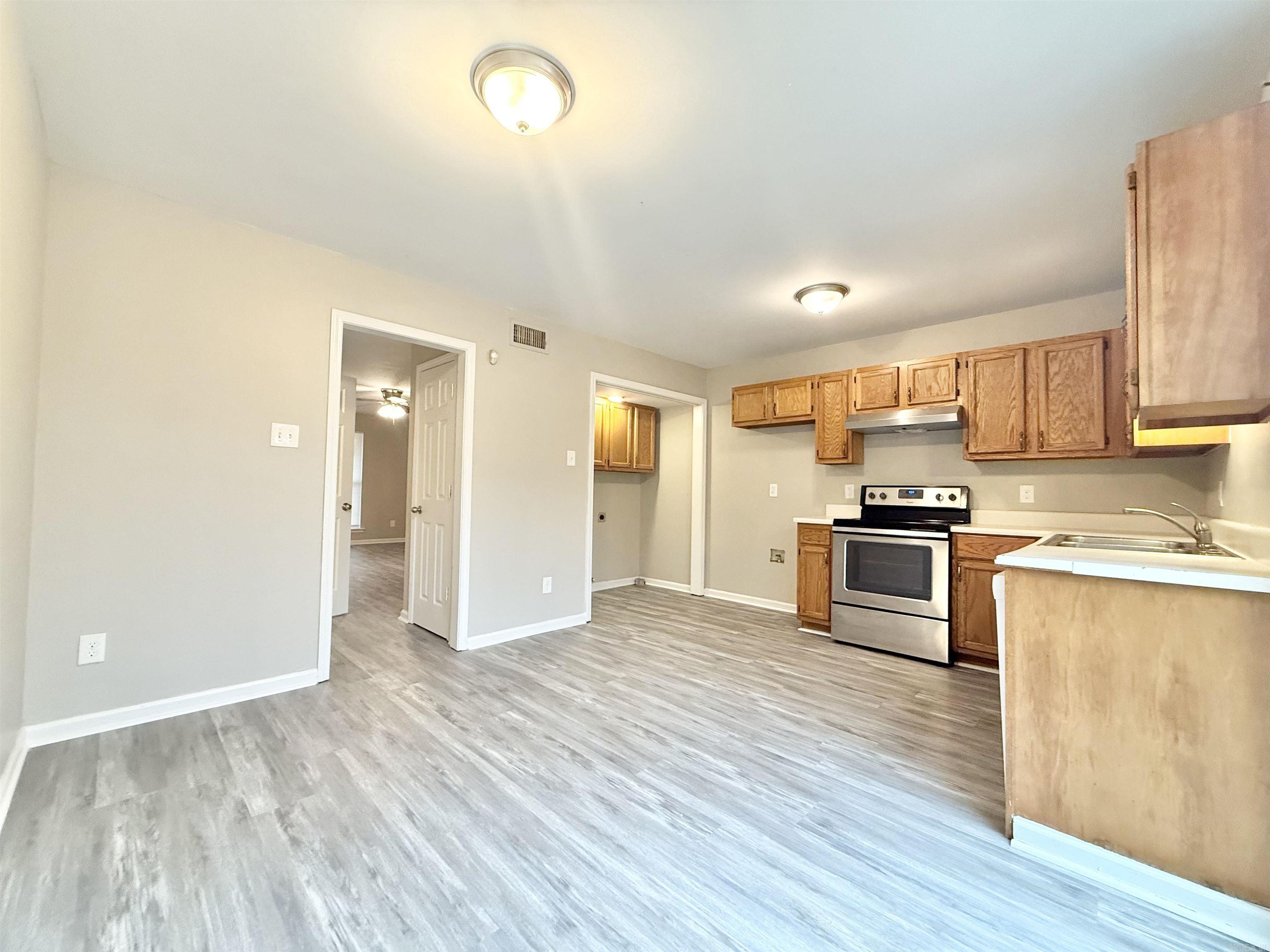 8700-8702 White Rock Lane