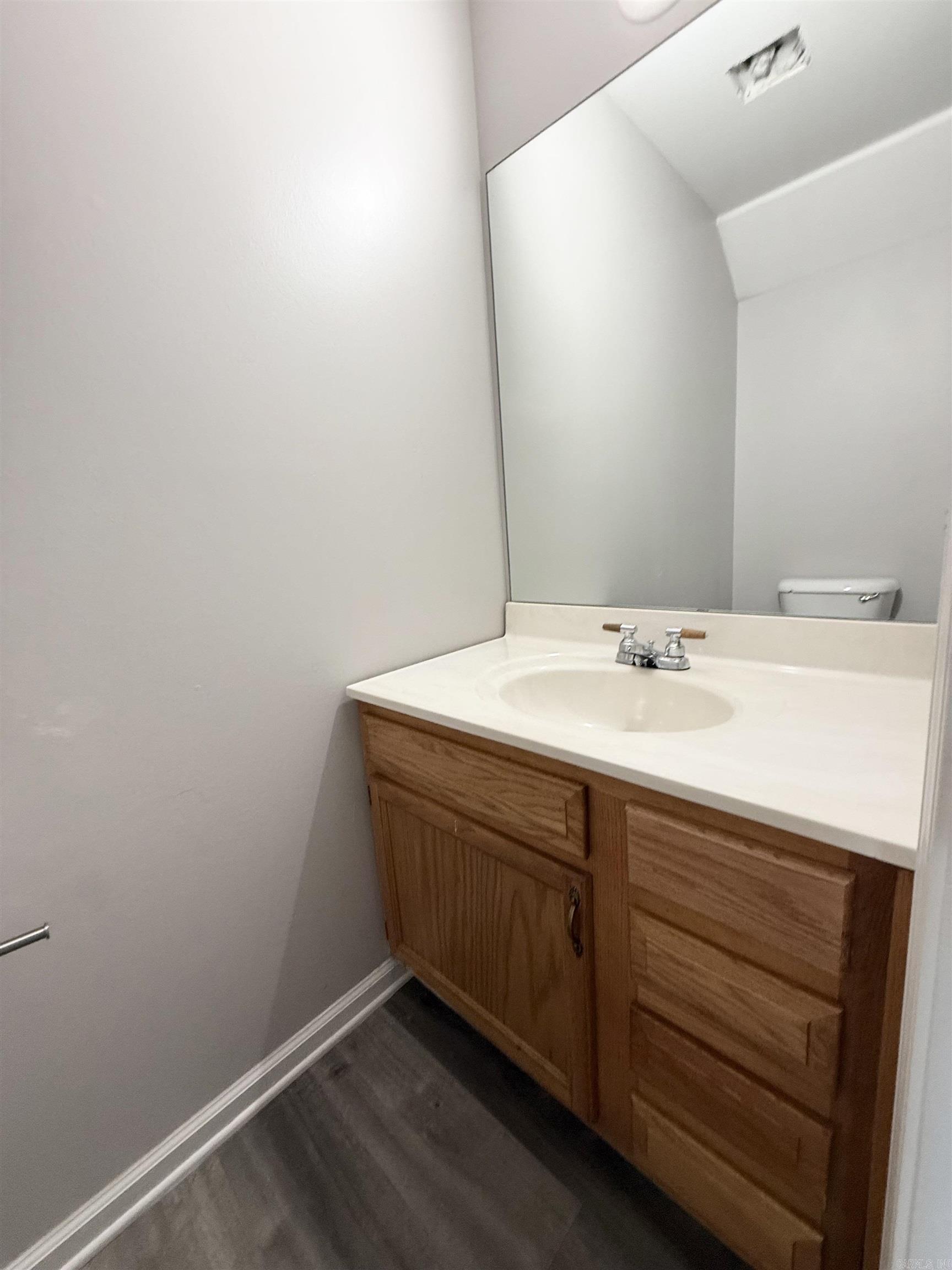 8700-8702 White Rock Lane