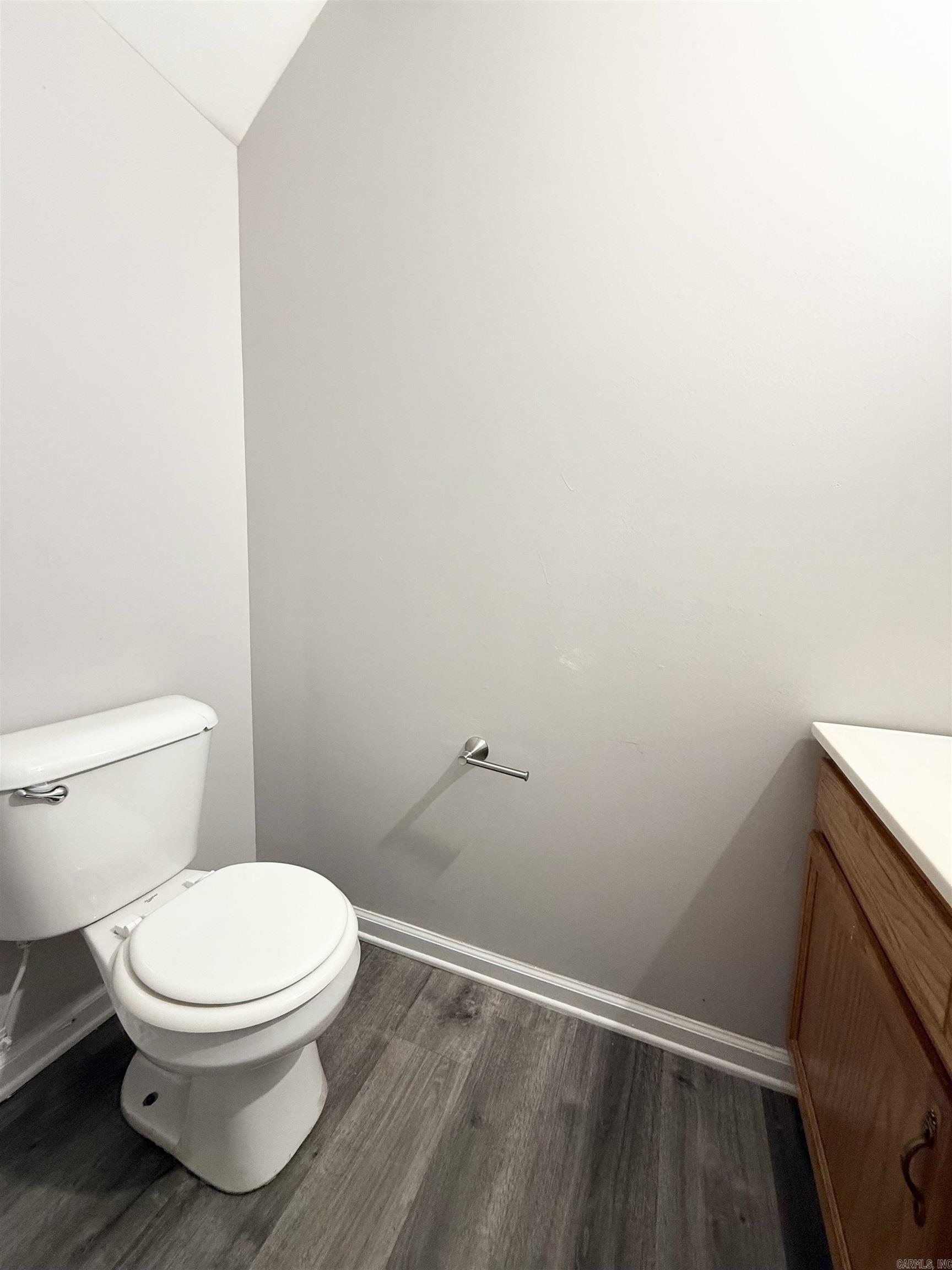 8700-8702 White Rock Lane
