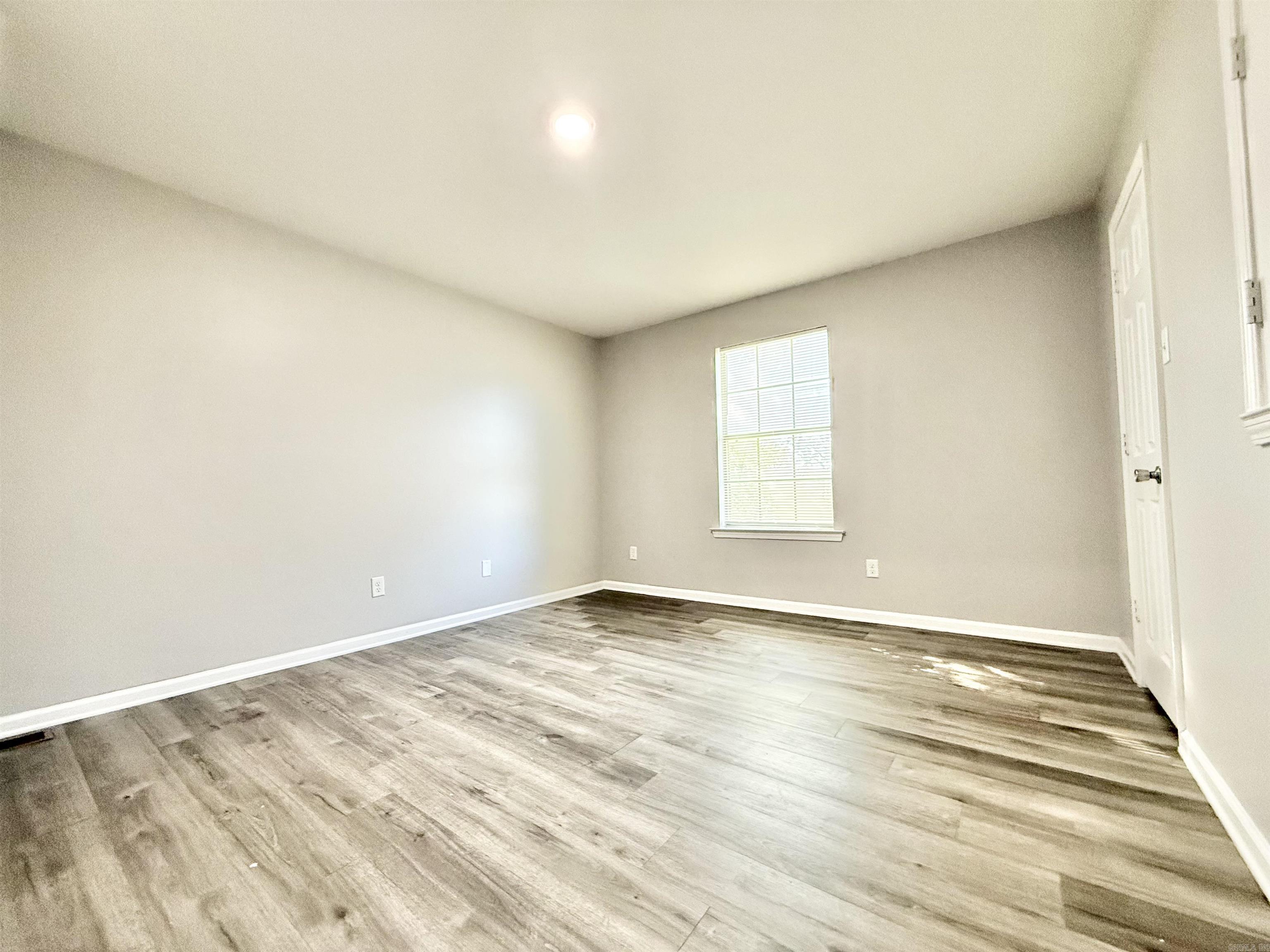 8700-8702 White Rock Lane