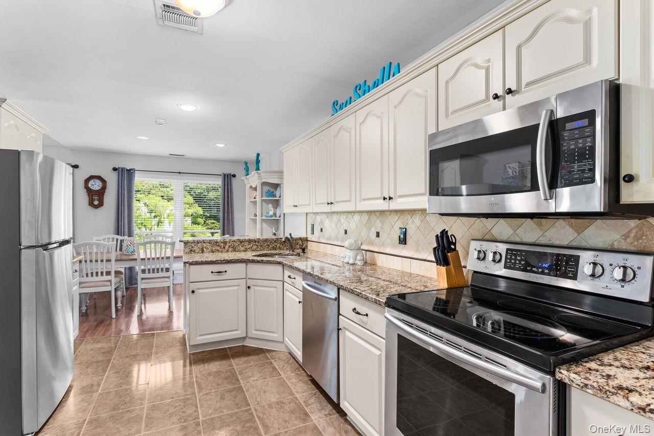 17 Lakeview Drive