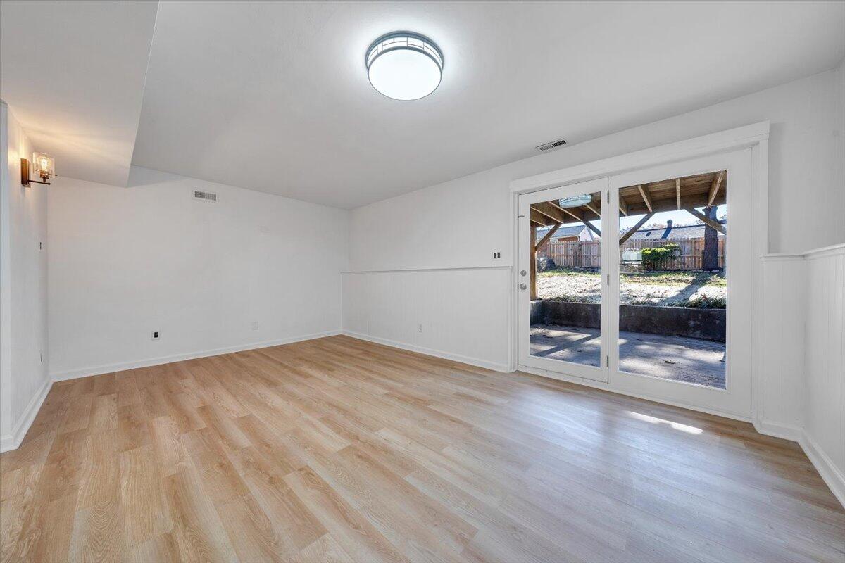 3112 Davis AVE