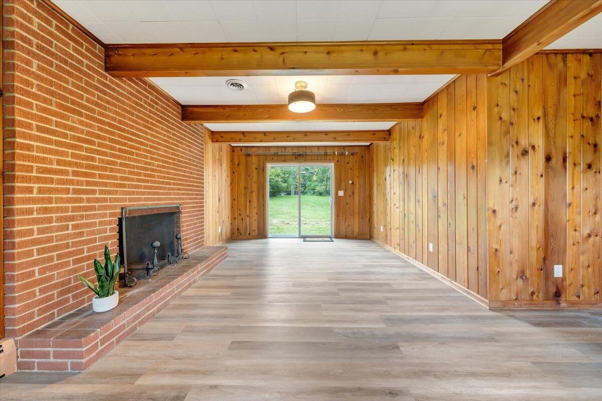 3254 Hastings RD