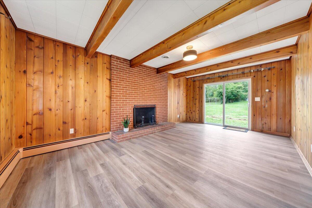 3254 Hastings RD