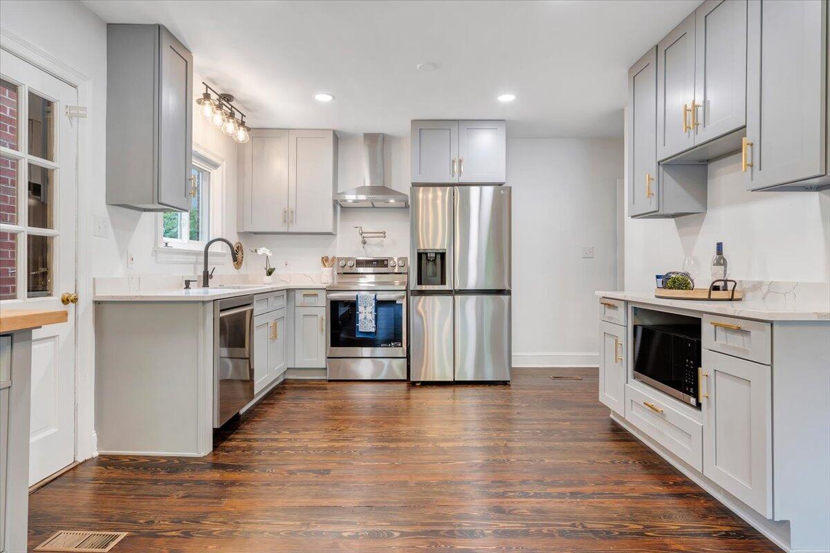 3254 Hastings RD