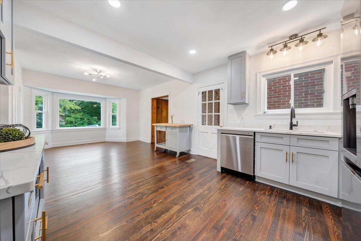 3254 Hastings RD