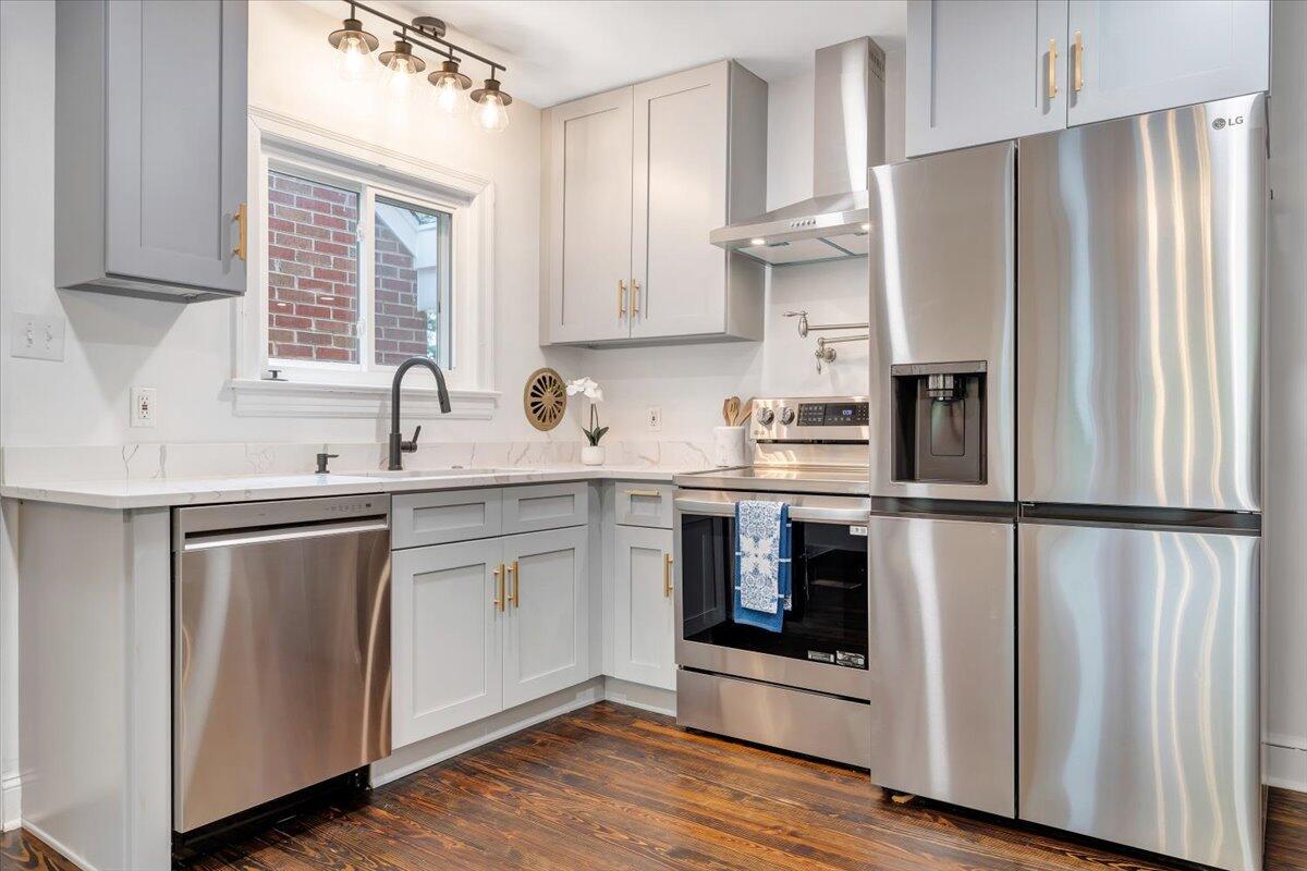 3254 Hastings RD