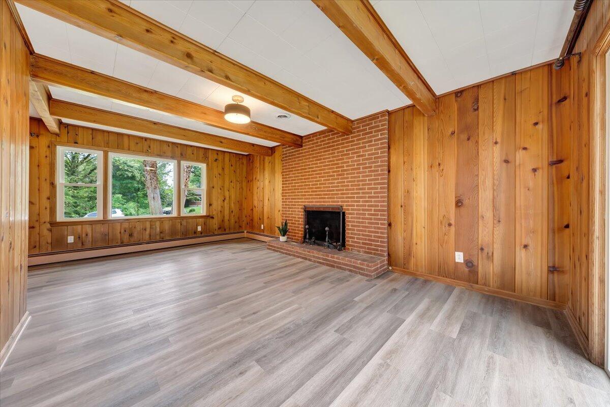 3254 Hastings RD