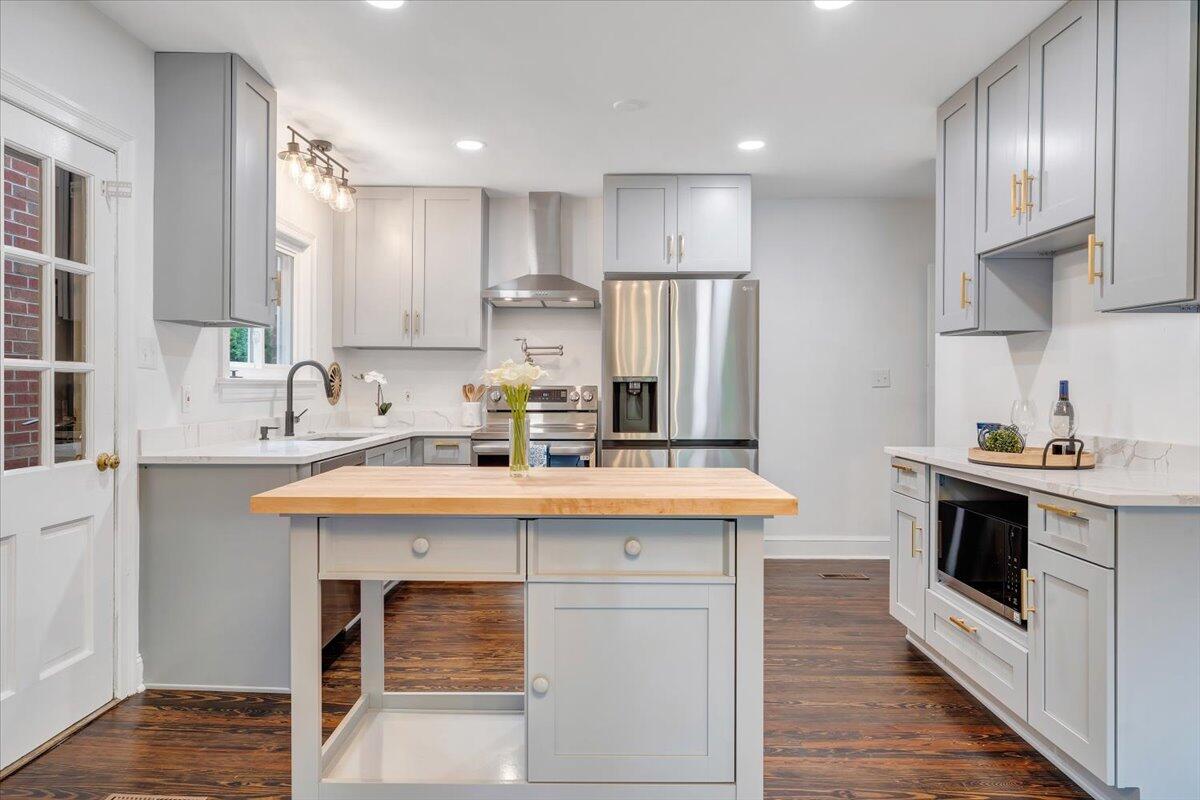 3254 Hastings RD