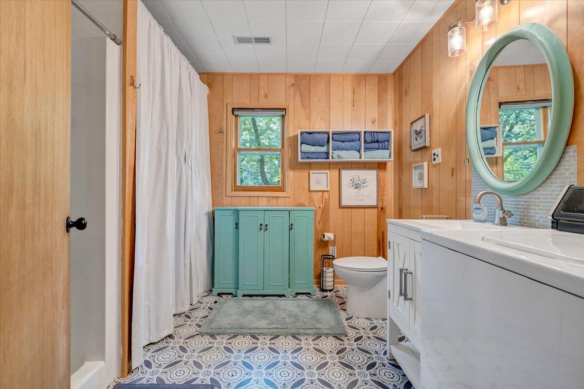 267 Summer LN
