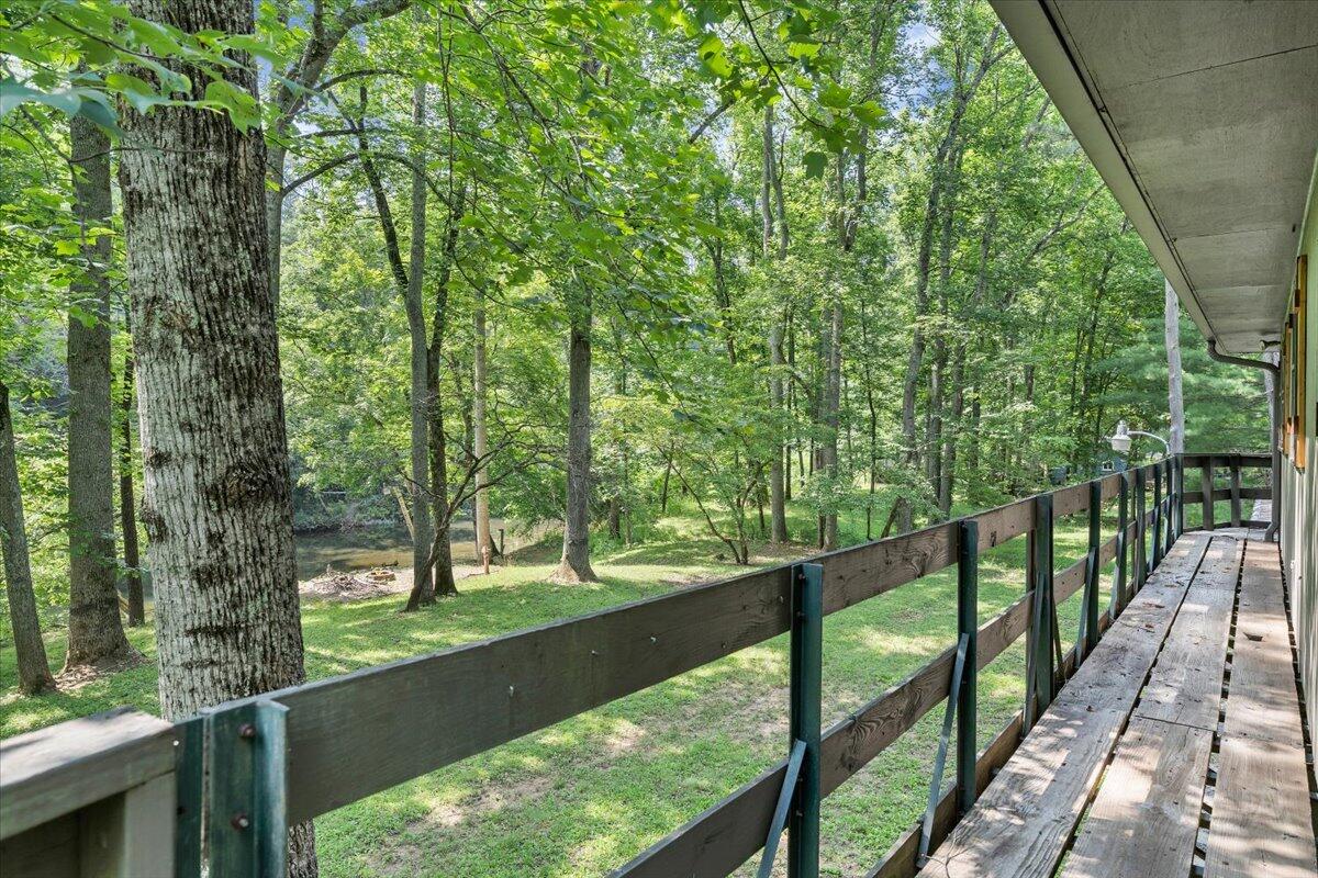 267 Summer LN