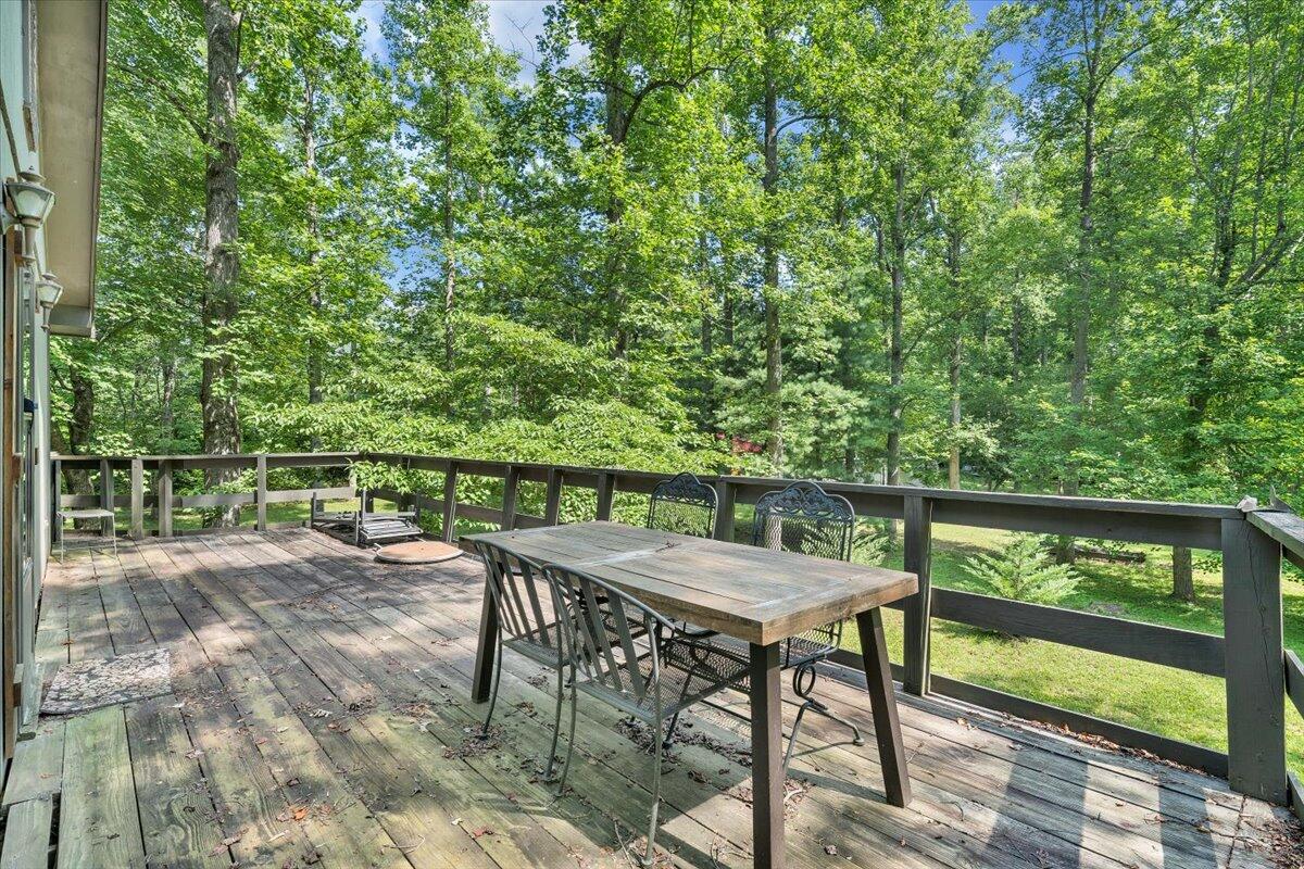 267 Summer LN