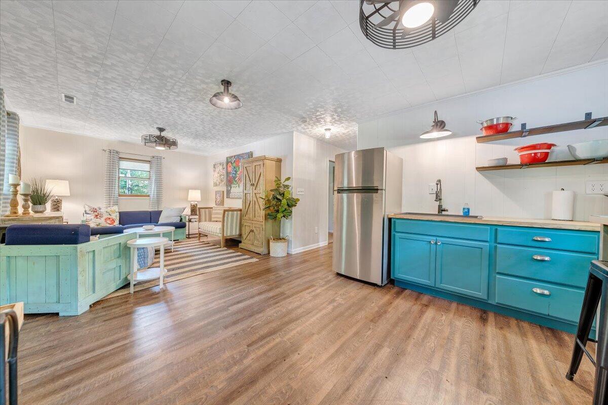 267 Summer LN