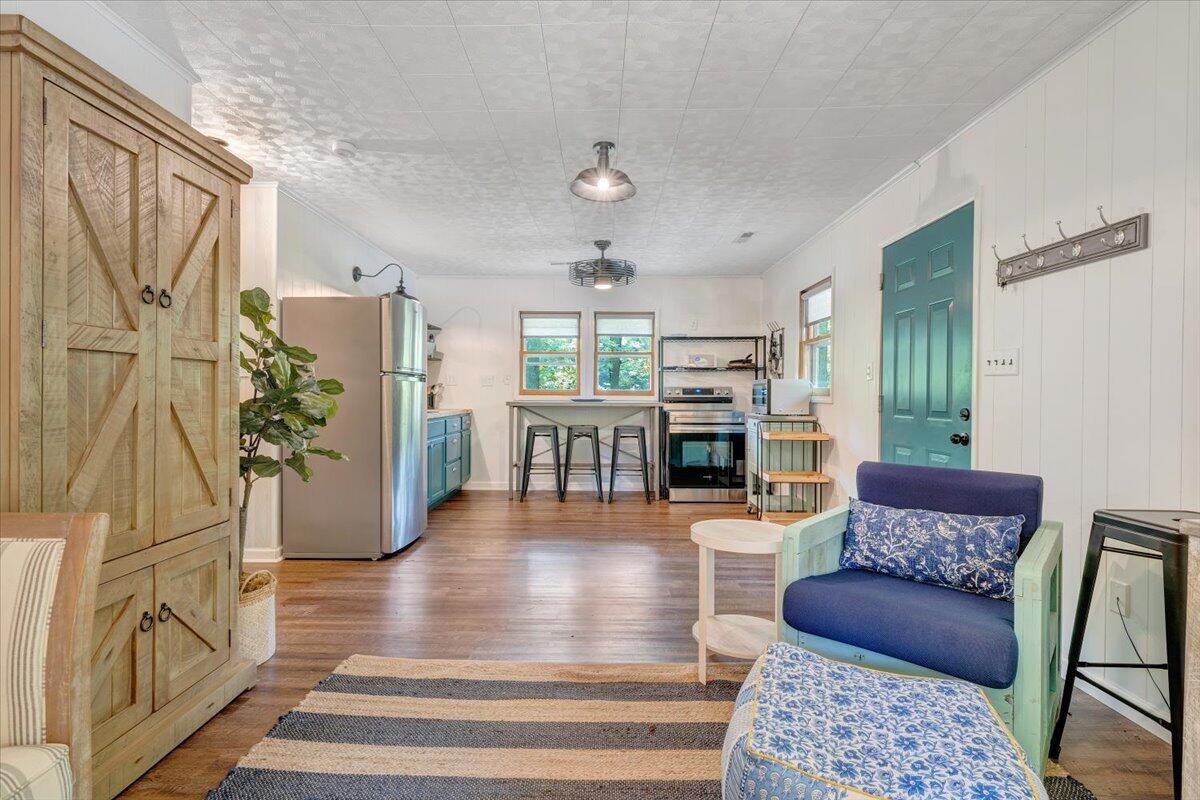 267 Summer LN