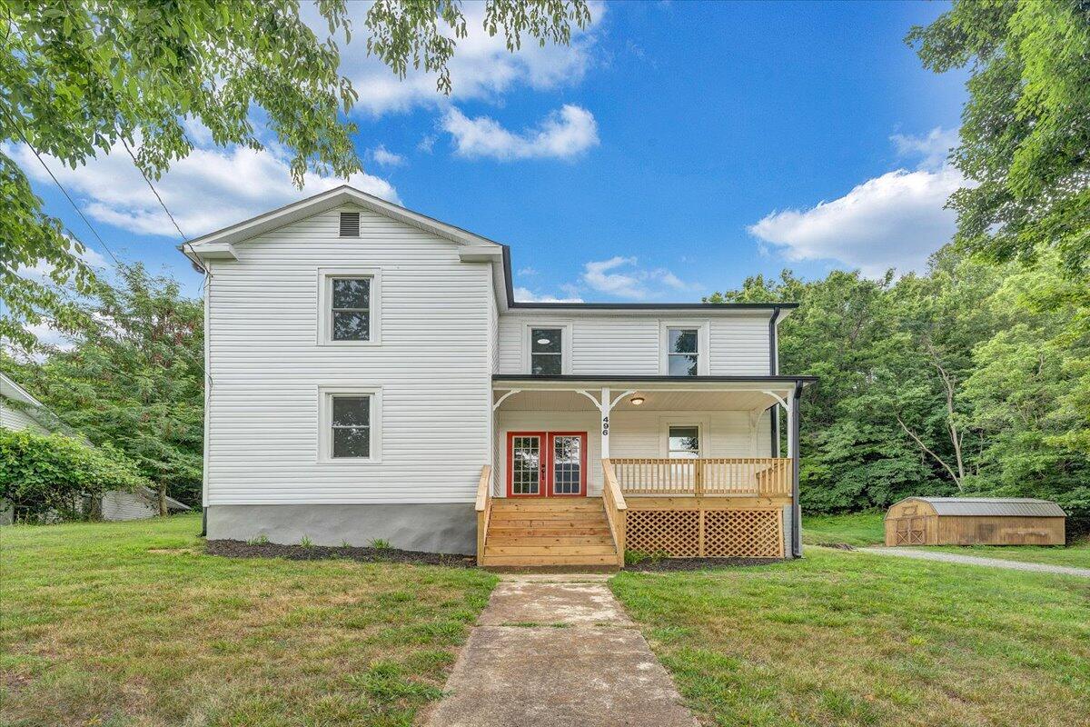 496 Boyd ST