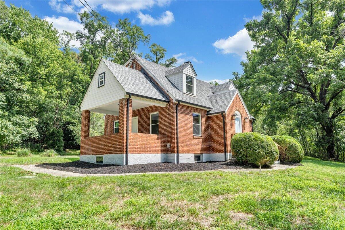 2013 Peters Creek RD NW