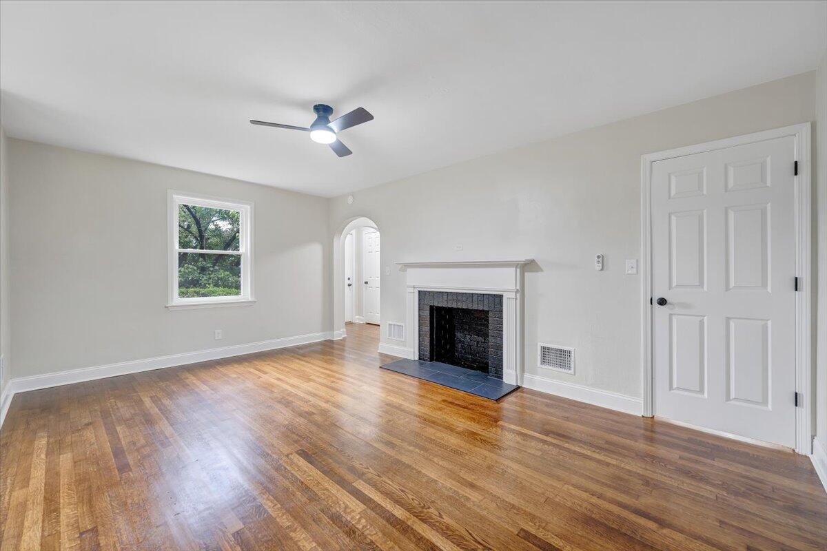 2013 Peters Creek RD NW