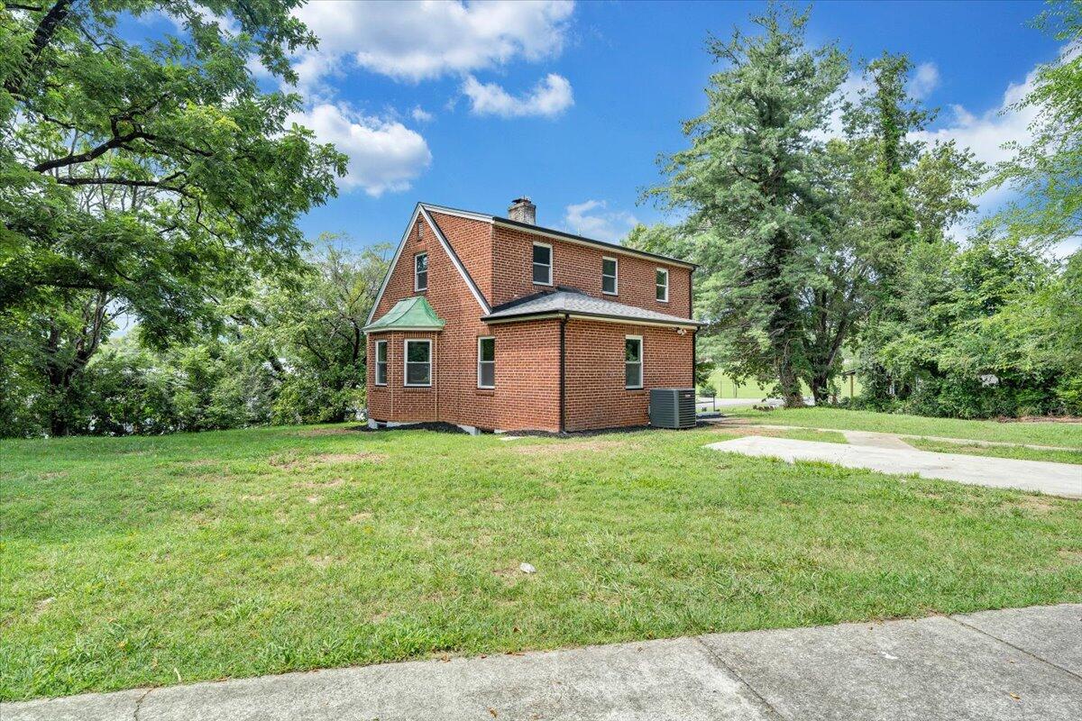 2013 Peters Creek RD NW