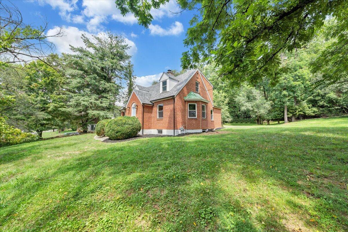 2013 Peters Creek RD NW