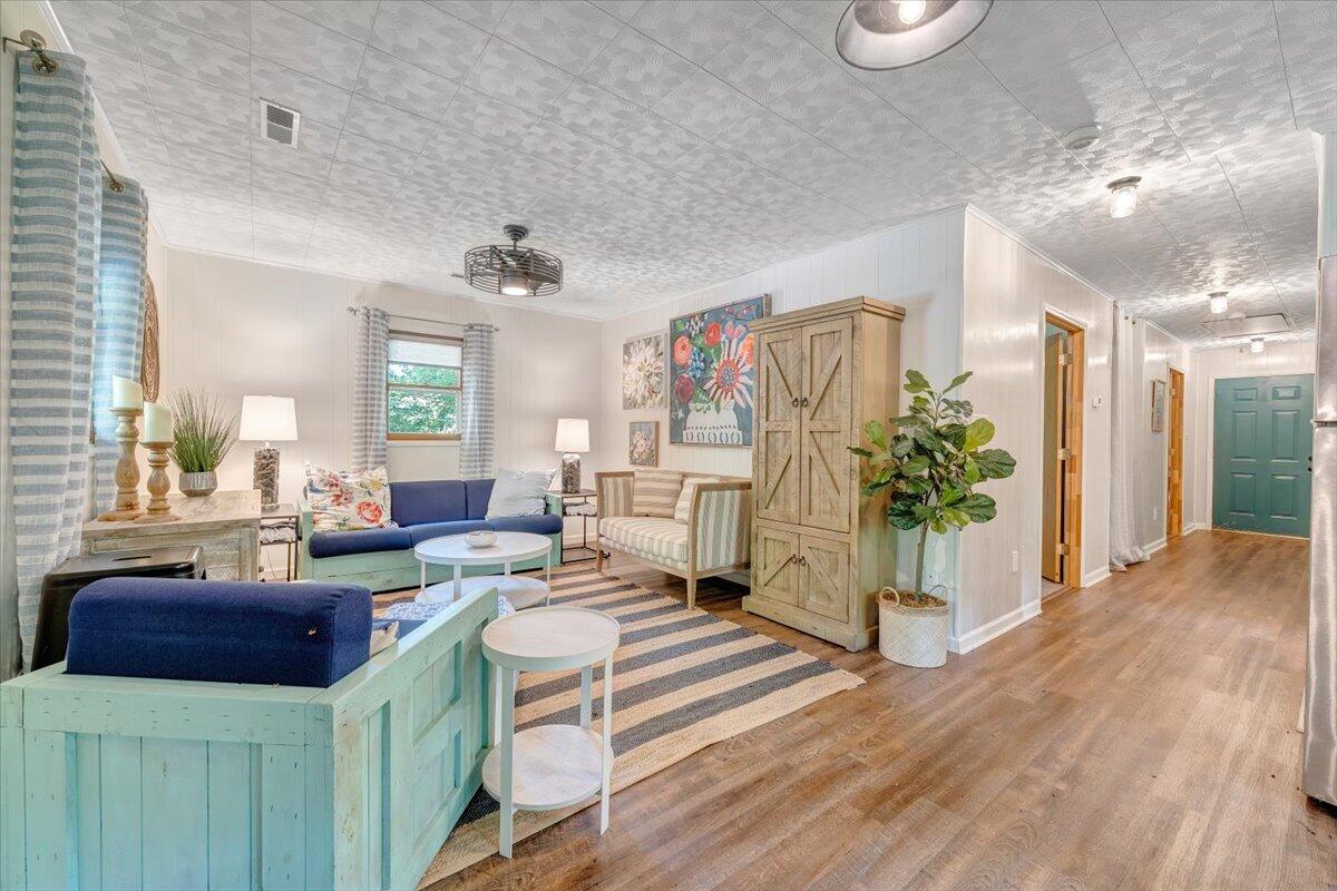 267 Summer LN
