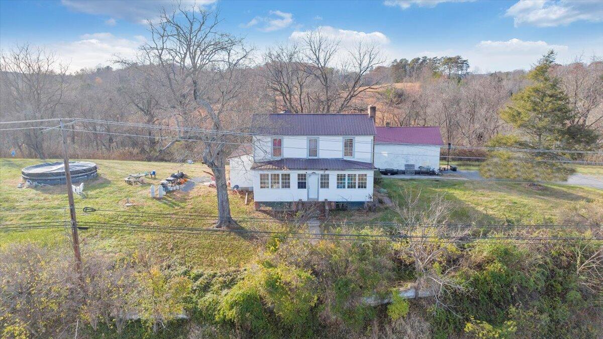 6457 Roanoke RD