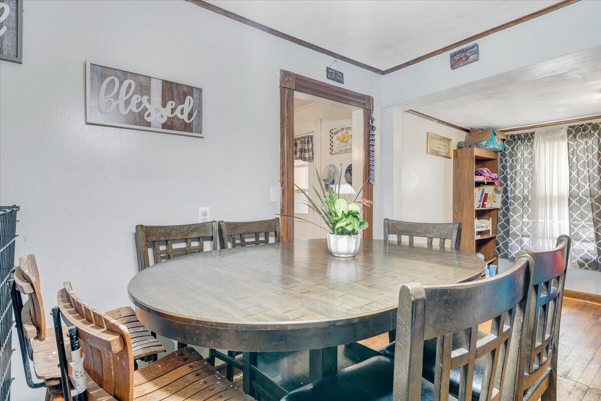 6457 Roanoke RD